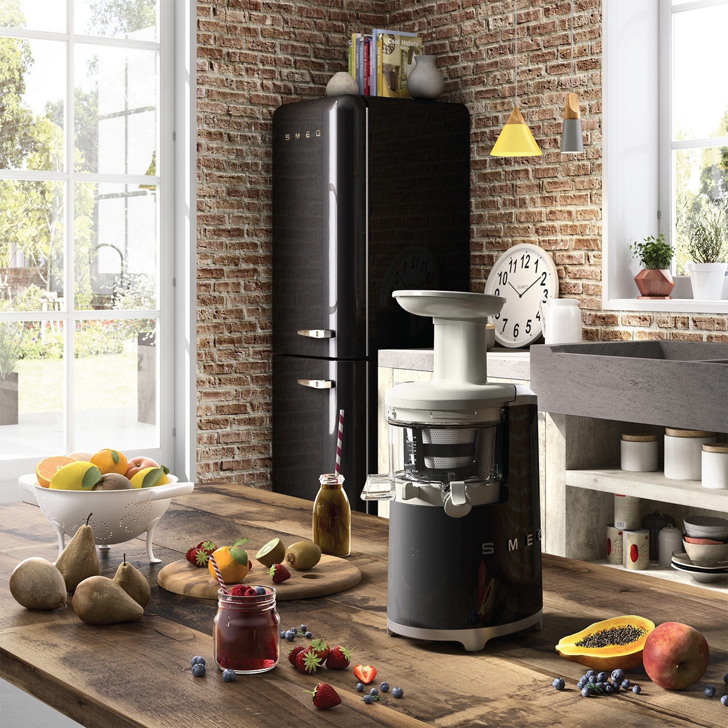Smeg 50's Retro Style Slow Juicer full image