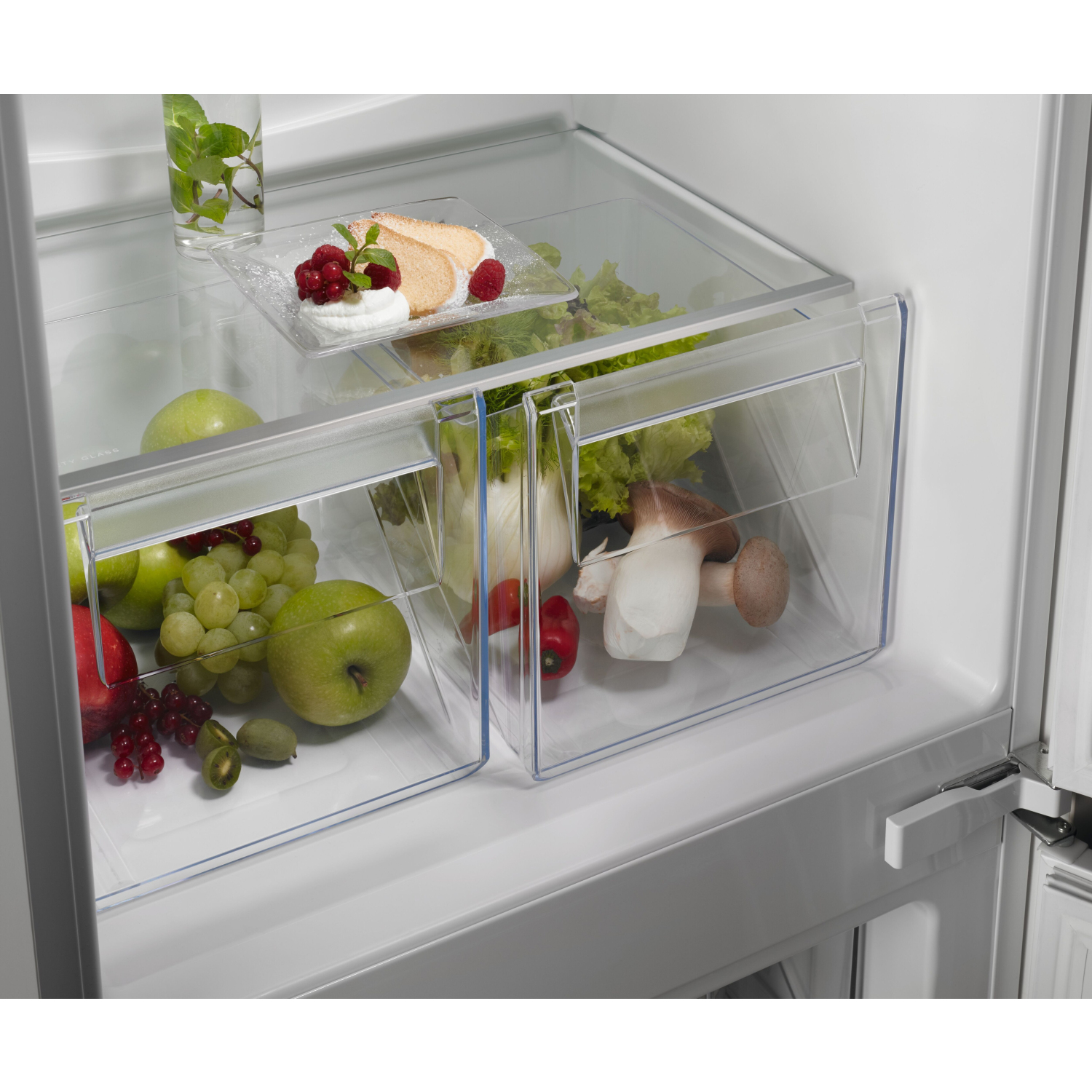 AEG NSC7N18ZES 54.6cm 70/30 Built In Frost Free Fridge Freezer full image