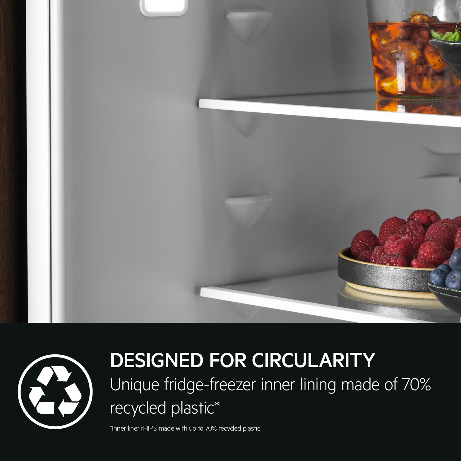 AEG Exclusiv Line NSC7T185ES 54.6cm 50/50 Built In Frost Free Fridge Freezer full image