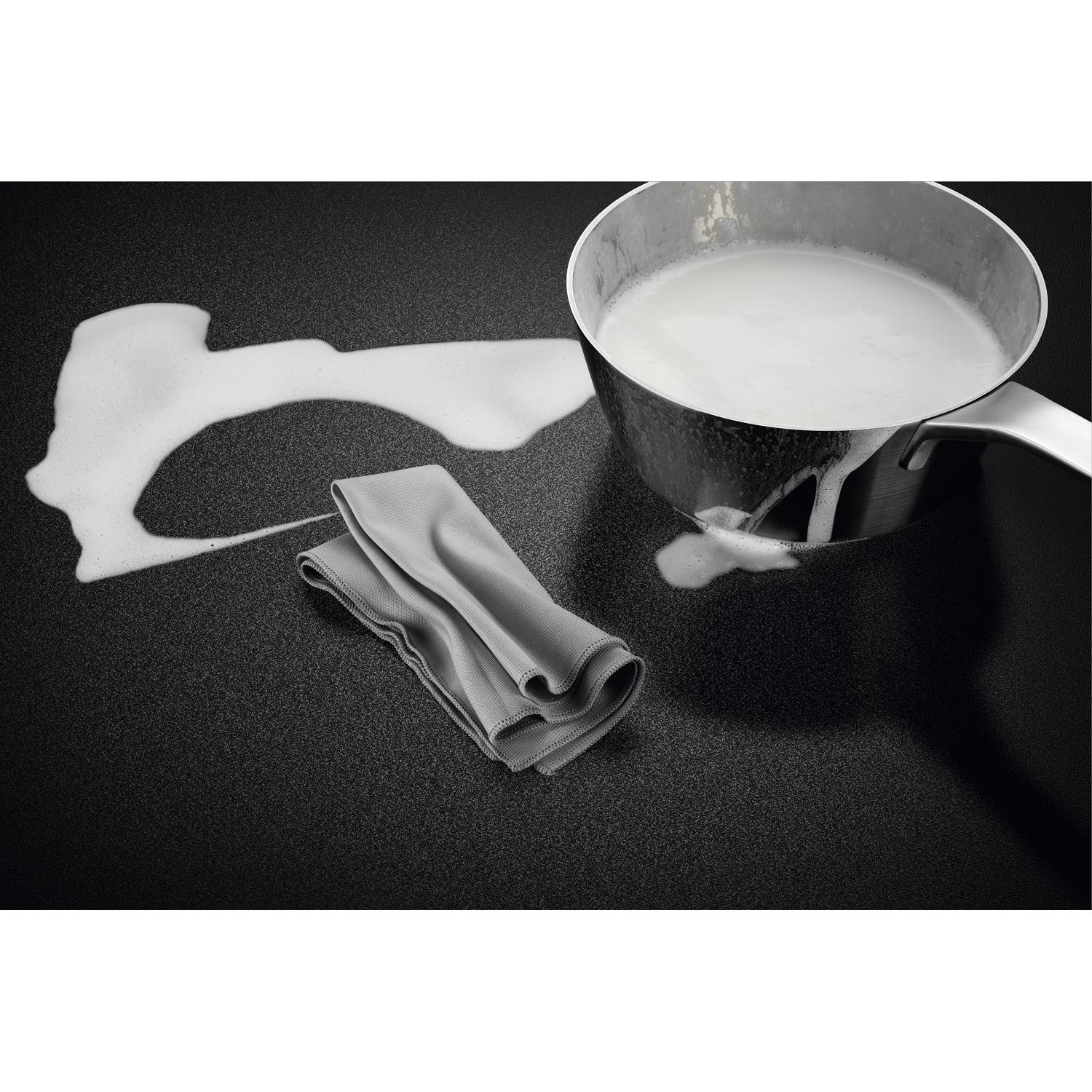 AEG Exclusiv Line SO64IB0BFZ 59cm Induction Hob - Black full image