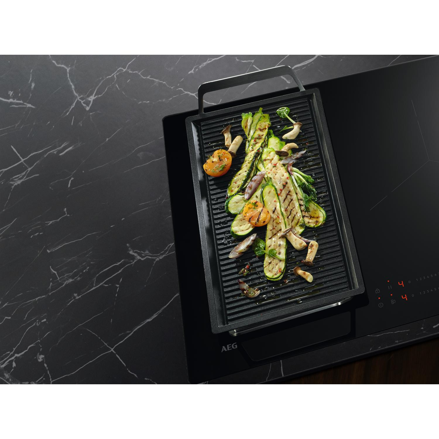 AEG Exclusiv Line SO64IB0BFZ 59cm Induction Hob - Black full image