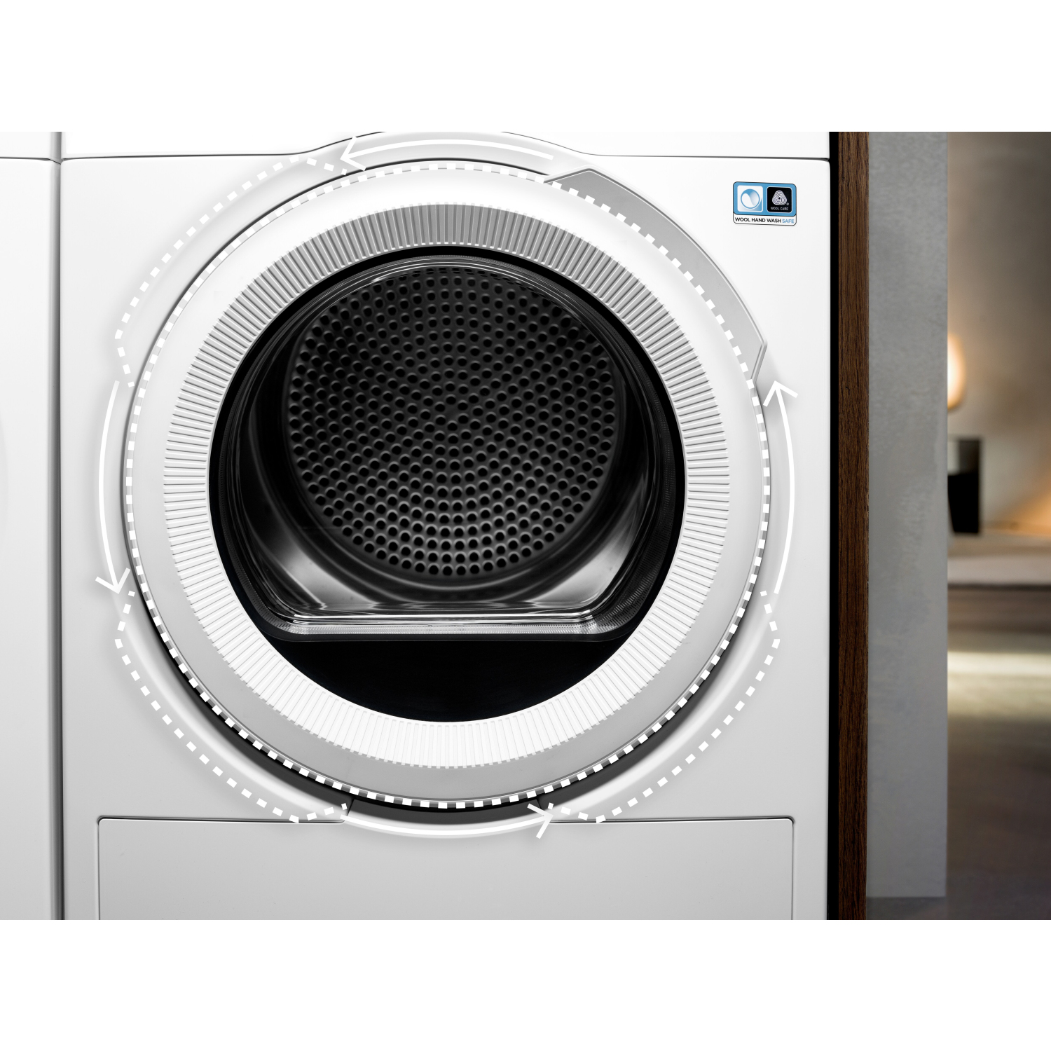 AEG TR729A4B 9kg Heat Pump Tumble Dryer - White full image