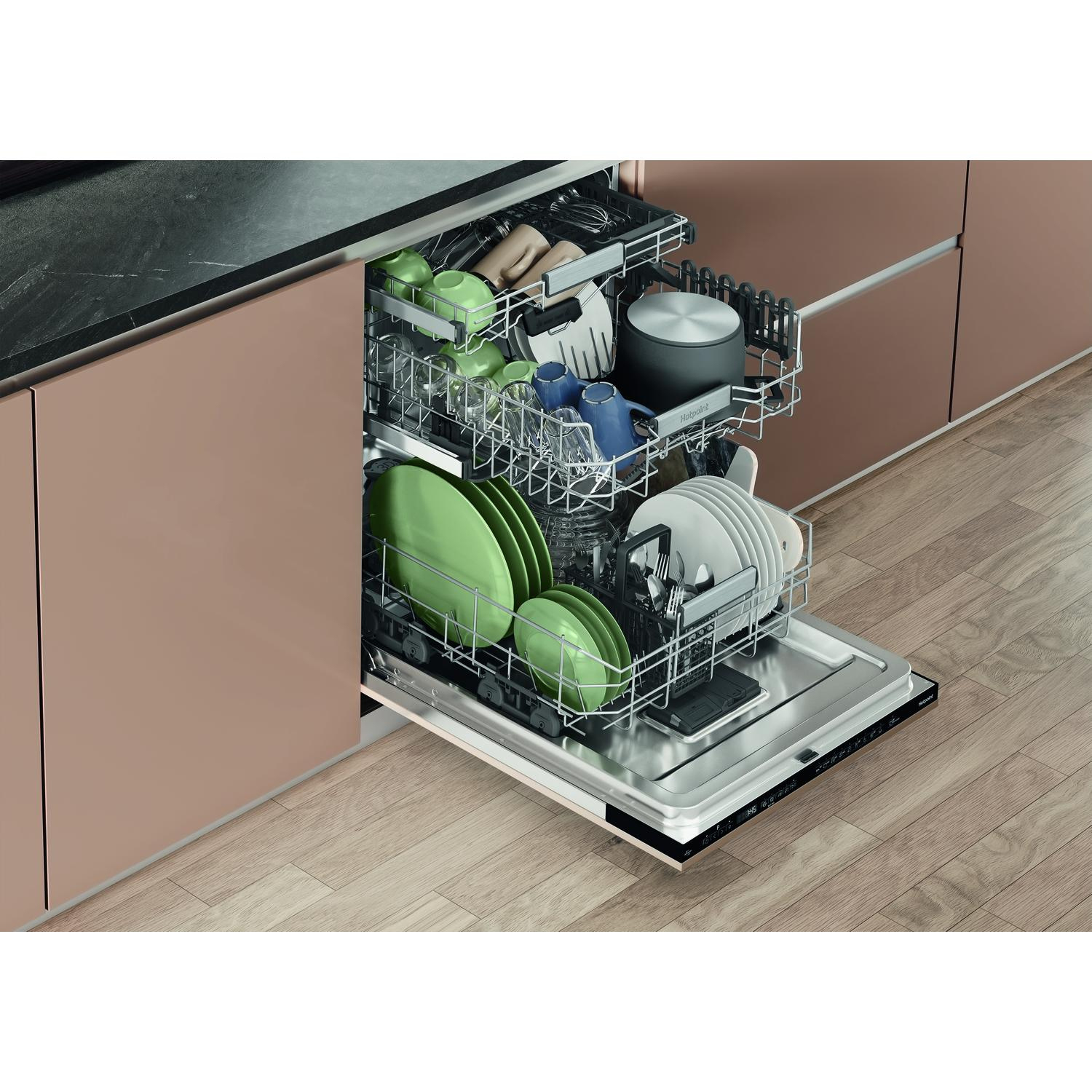 Hotpoint H8IHP42LUK Built In Dishwasher - 14 Place Settings full image
