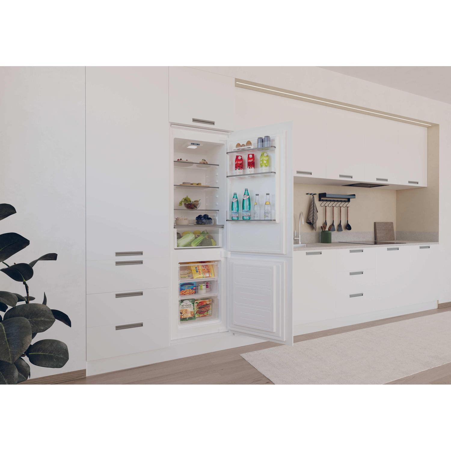 Hoover HOBBML18EK 54cm 70/30 Built in Fridge Freezer - White full image