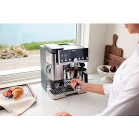Ninja ES701UK Luxe Caf&eacute; Pro Series Espresso Machine - Black/Stainless Steel - 7