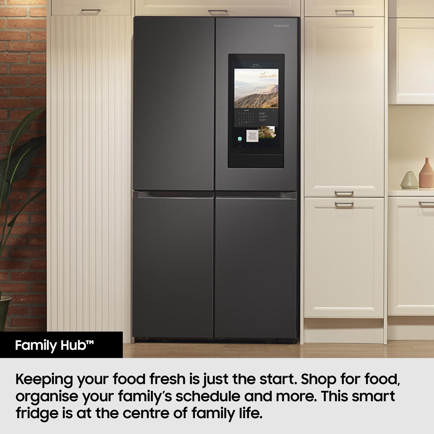 Samsung RF65DG9H0EB1EU 91.2cm 60/40 Total No Frost American Fridge Freezer - Black full image