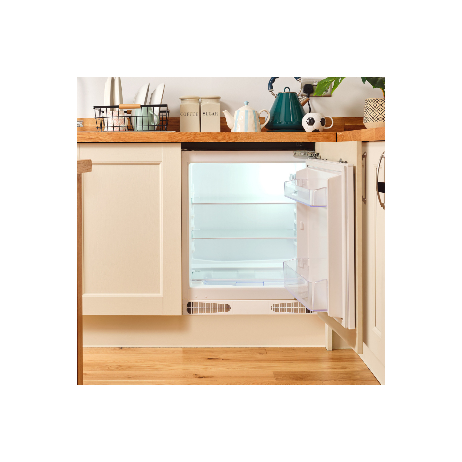 Sensis RFUCBI01L54EW 59.5cm Built-In Larder Fridge - White full image
