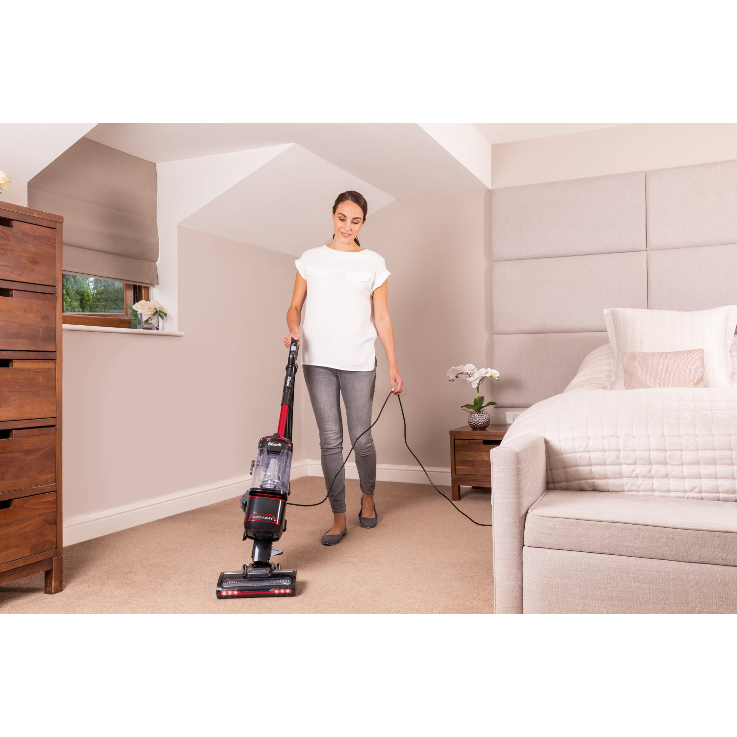 Shark NV602UKT Lift-Away Upright Vacuum Cleaner - Pet Model full image