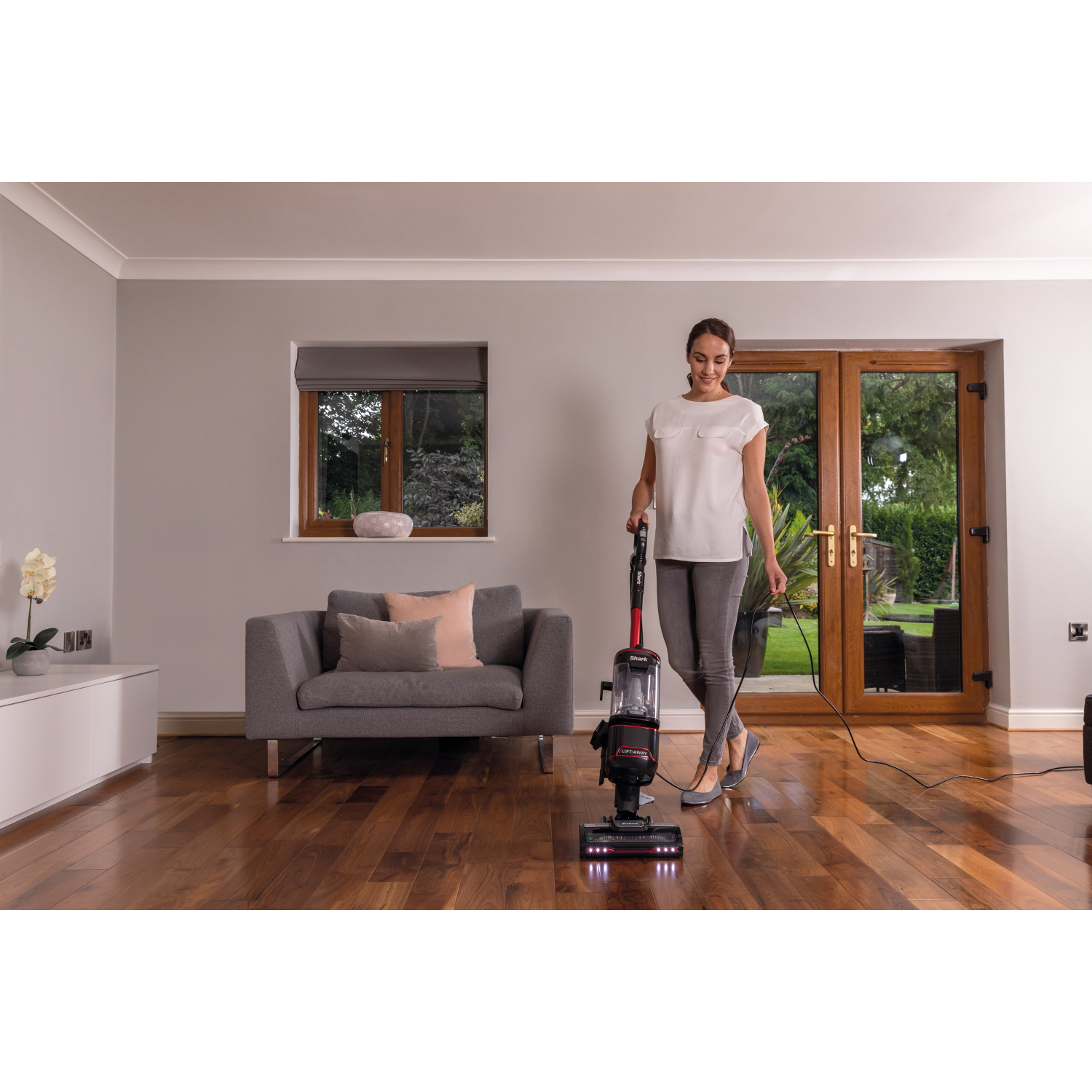 Shark NV602UKT Lift-Away Upright Vacuum Cleaner - Pet Model full image