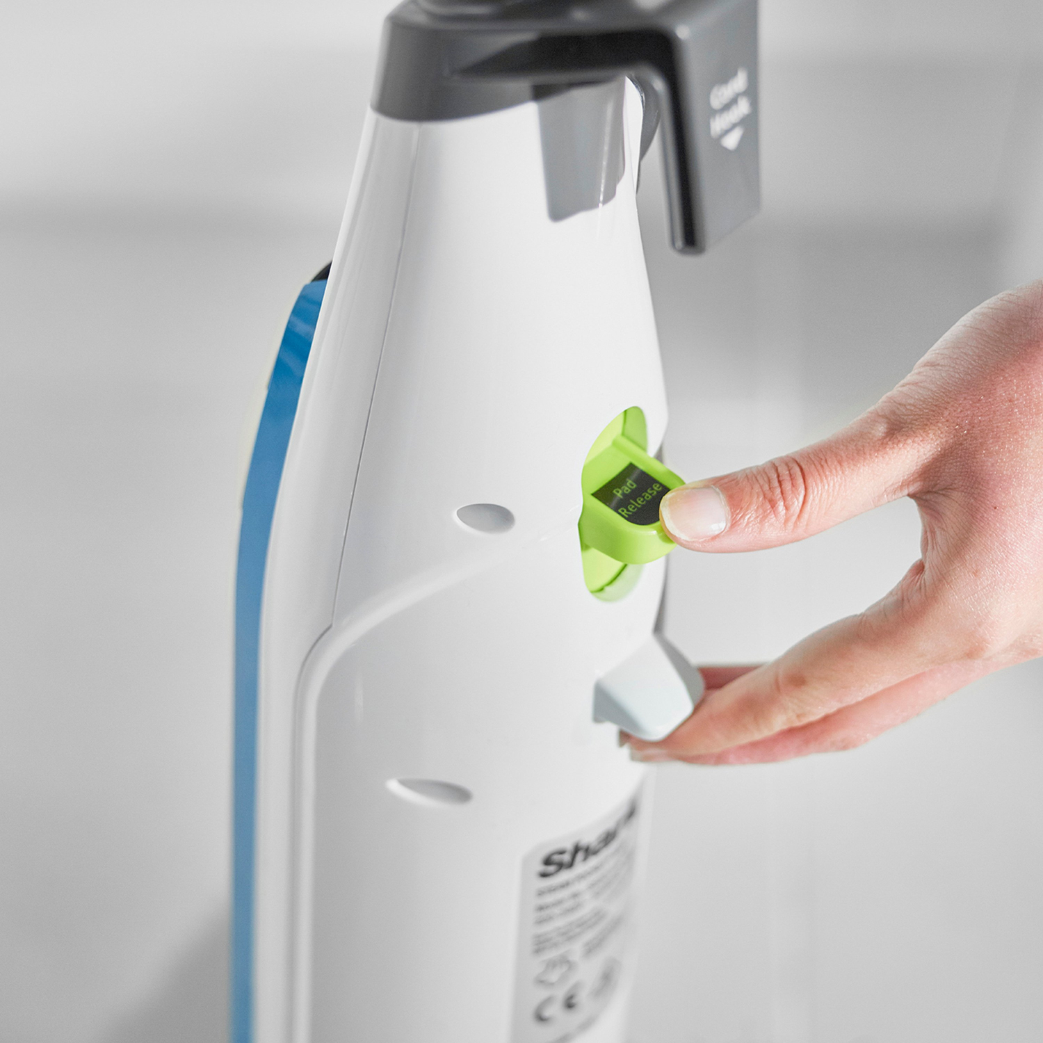 Shark S6001UK Klik n'Flip Manual Steam Pocket Mop - White/Blue Bird Blue full image