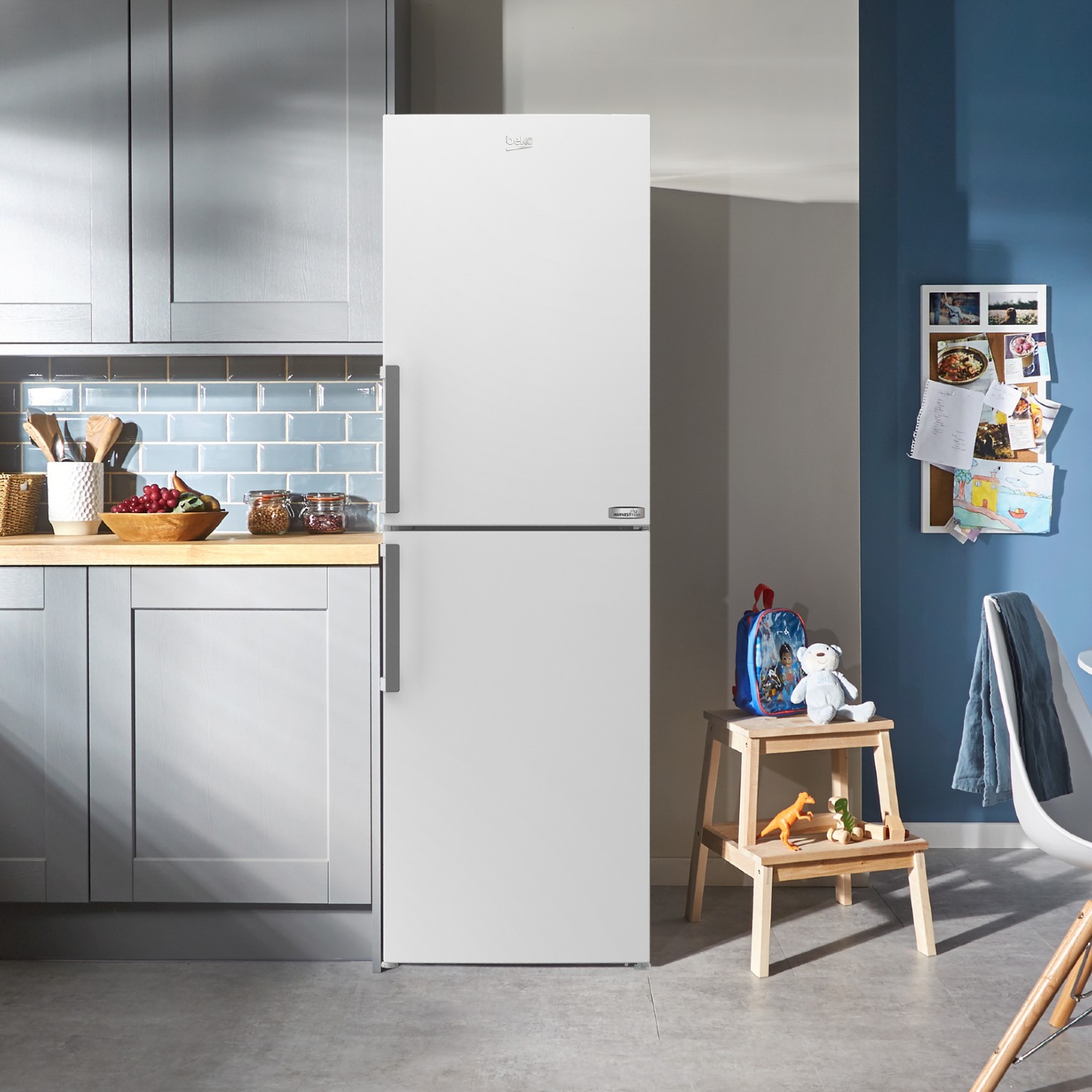 Beko CFP3691VW 60cm 50/50 HarvestFresh Frost Free Fridge Freezer - White thumbnail image