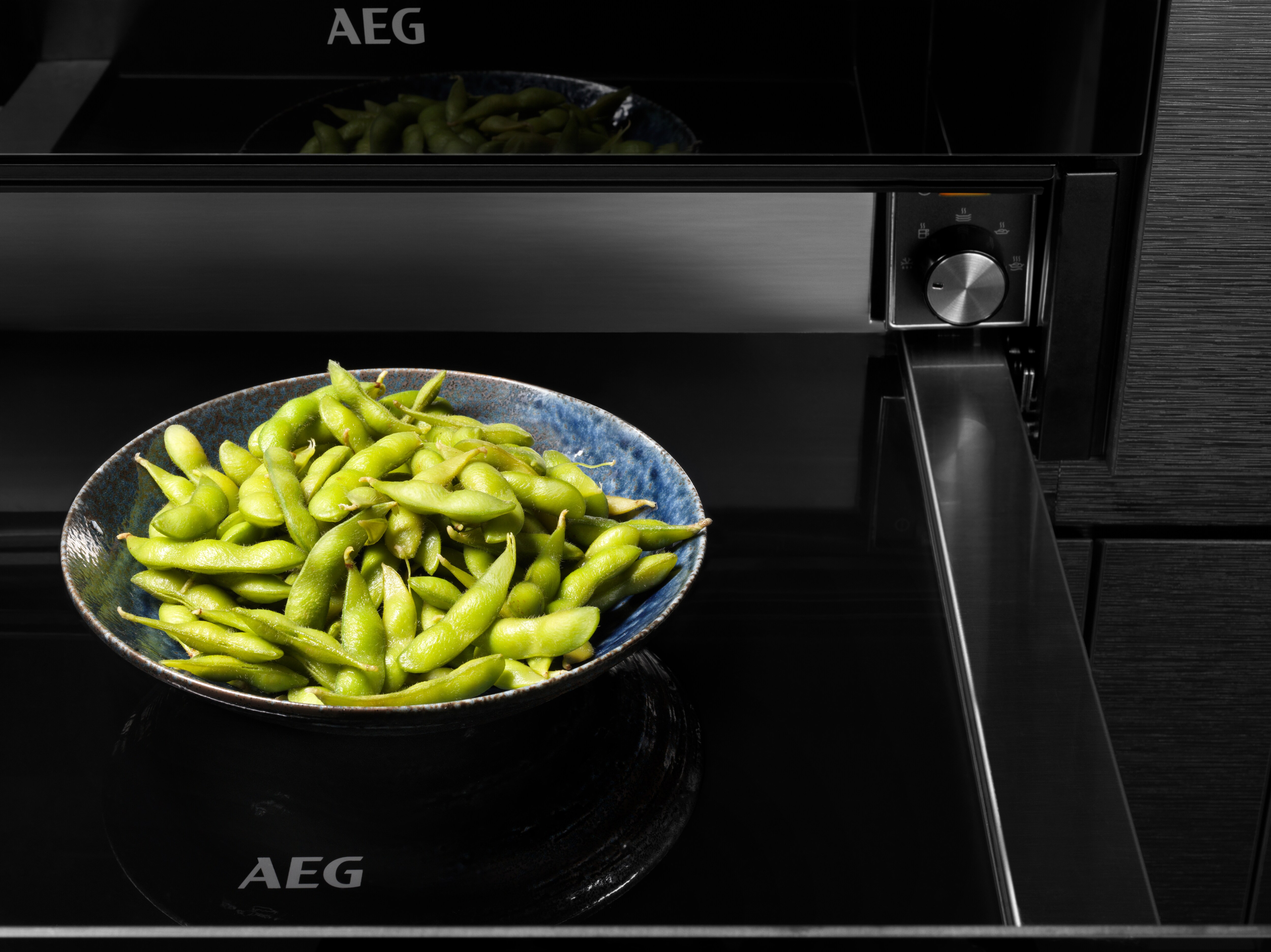 AEG KDE911424B 14cm Warming Drawer - Black Glass thumbnail image
