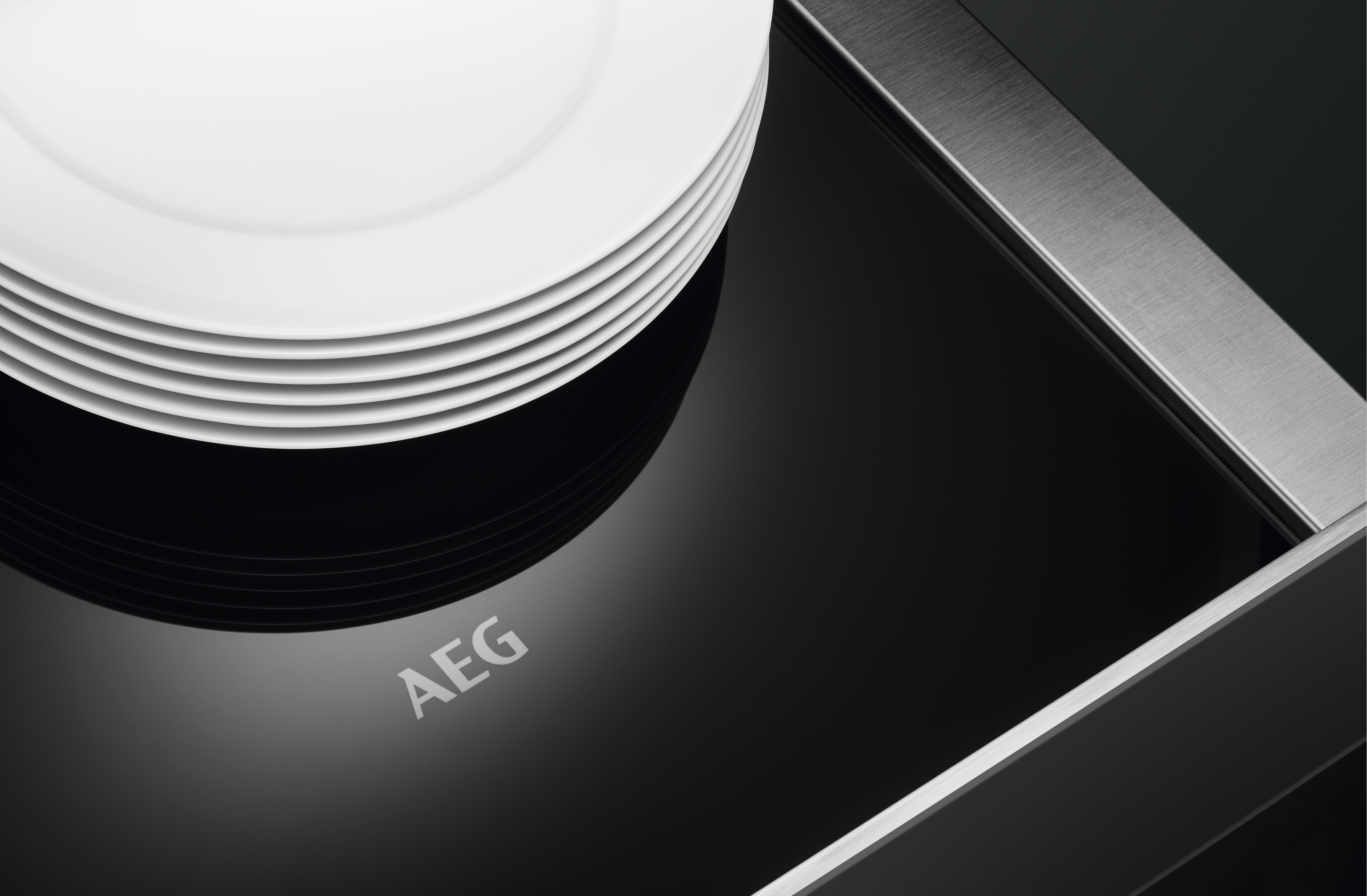 AEG KDE911424B 14cm Warming Drawer - Black Glass thumbnail image