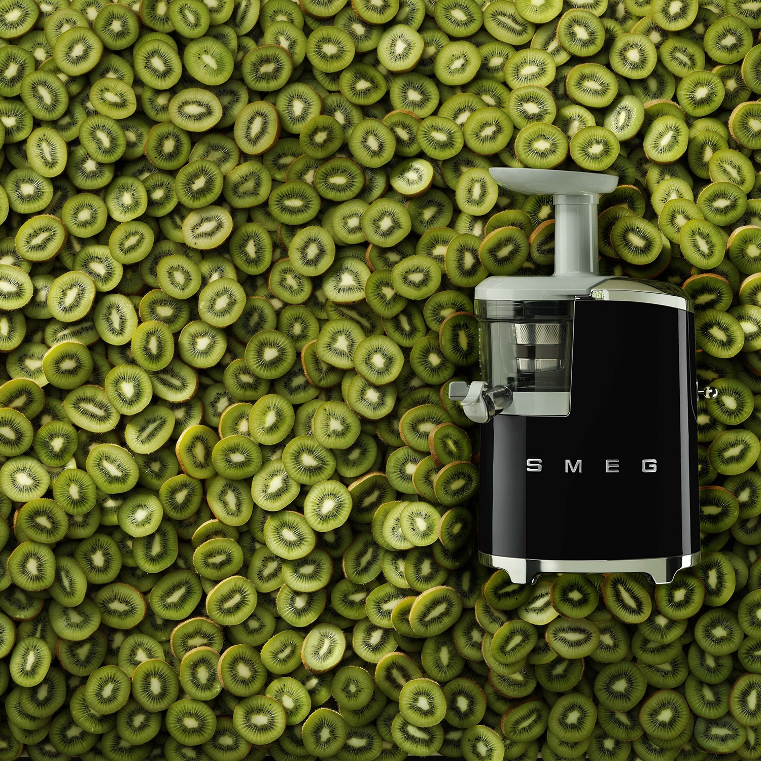 Smeg 50's Retro Style Slow Juicer thumbnail image