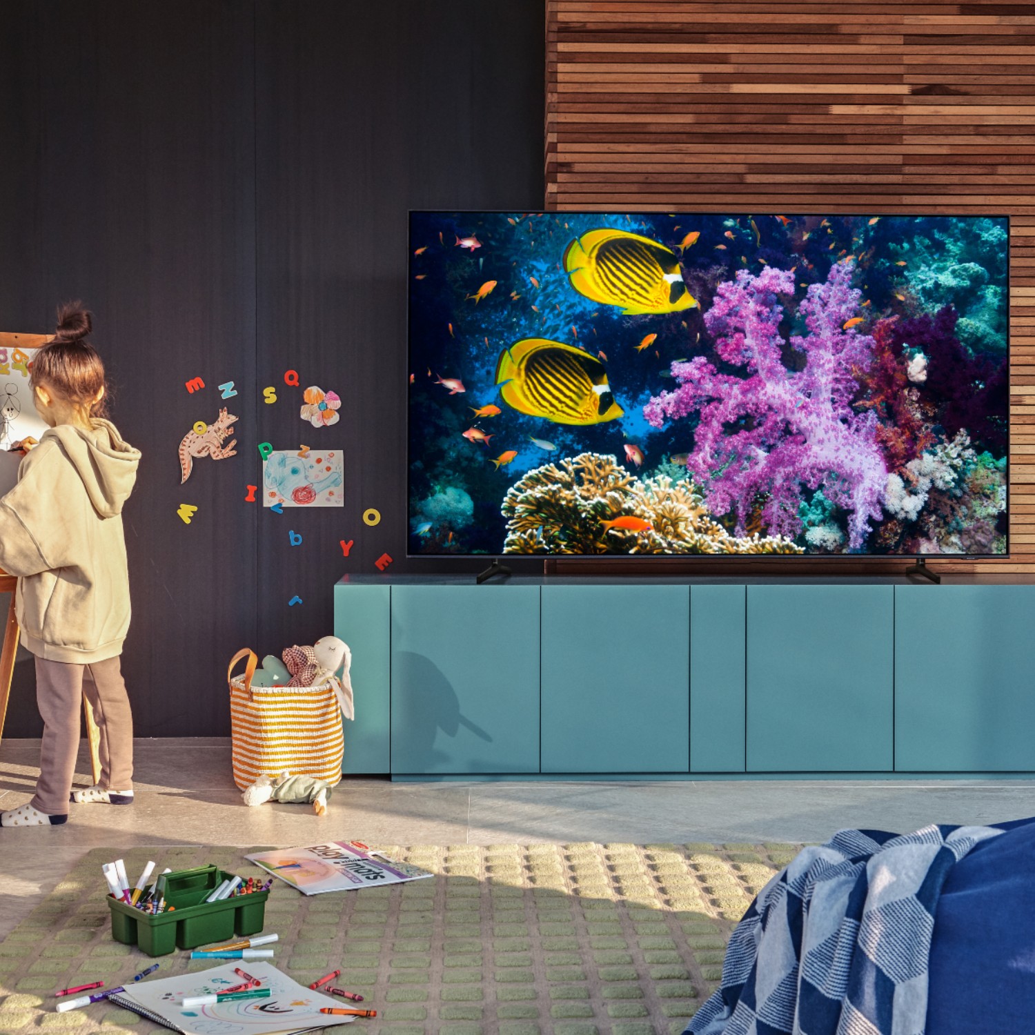 Samsung QE43Q60AAUXXU 43" 4K QLED Smart TV Quantum HDR powered by HDR10 + thumbnail image