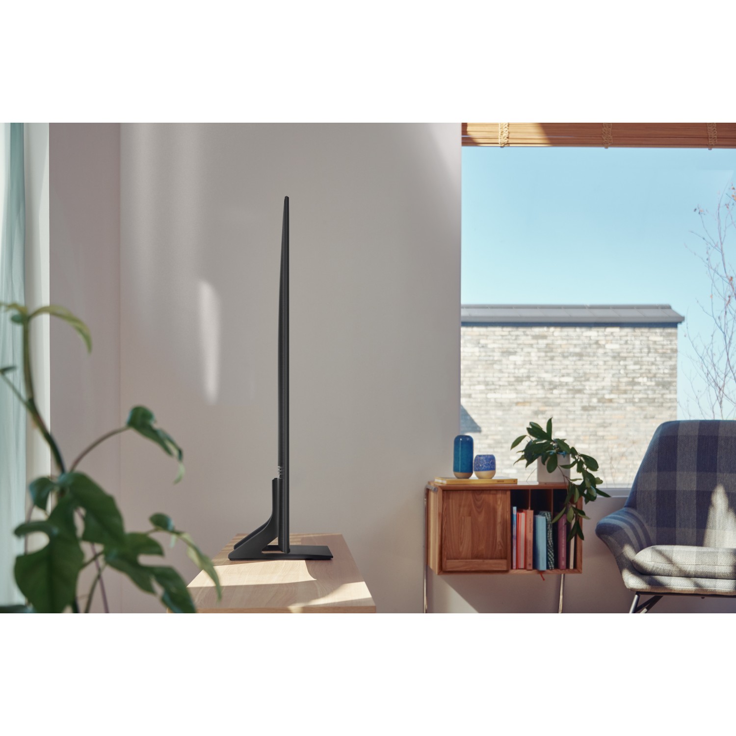 Samsung UE75AU9000KXXU 75" Crystal 4K UHD HDR Smart TV Dynamic Crystal Colour with Motion Xcelerator Turbo and Object Tracking Sound thumbnail image