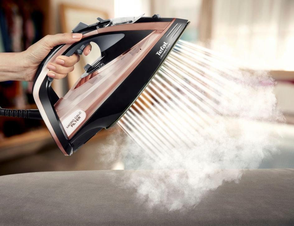 Tefal FV9845G0 Steam iron - Black & Rose Gold thumbnail image