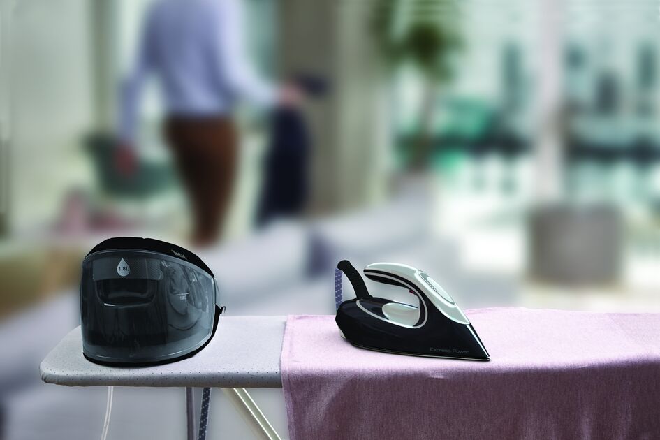Tefal SV8062G0 Ultimate Pure FV9845 Steam Iron - Black thumbnail image