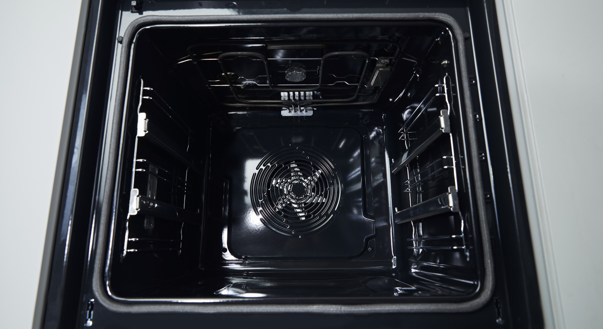 Hisense BI62212AXUK 59.5cm Built In Electric Single Oven - Stainless Steel thumbnail image