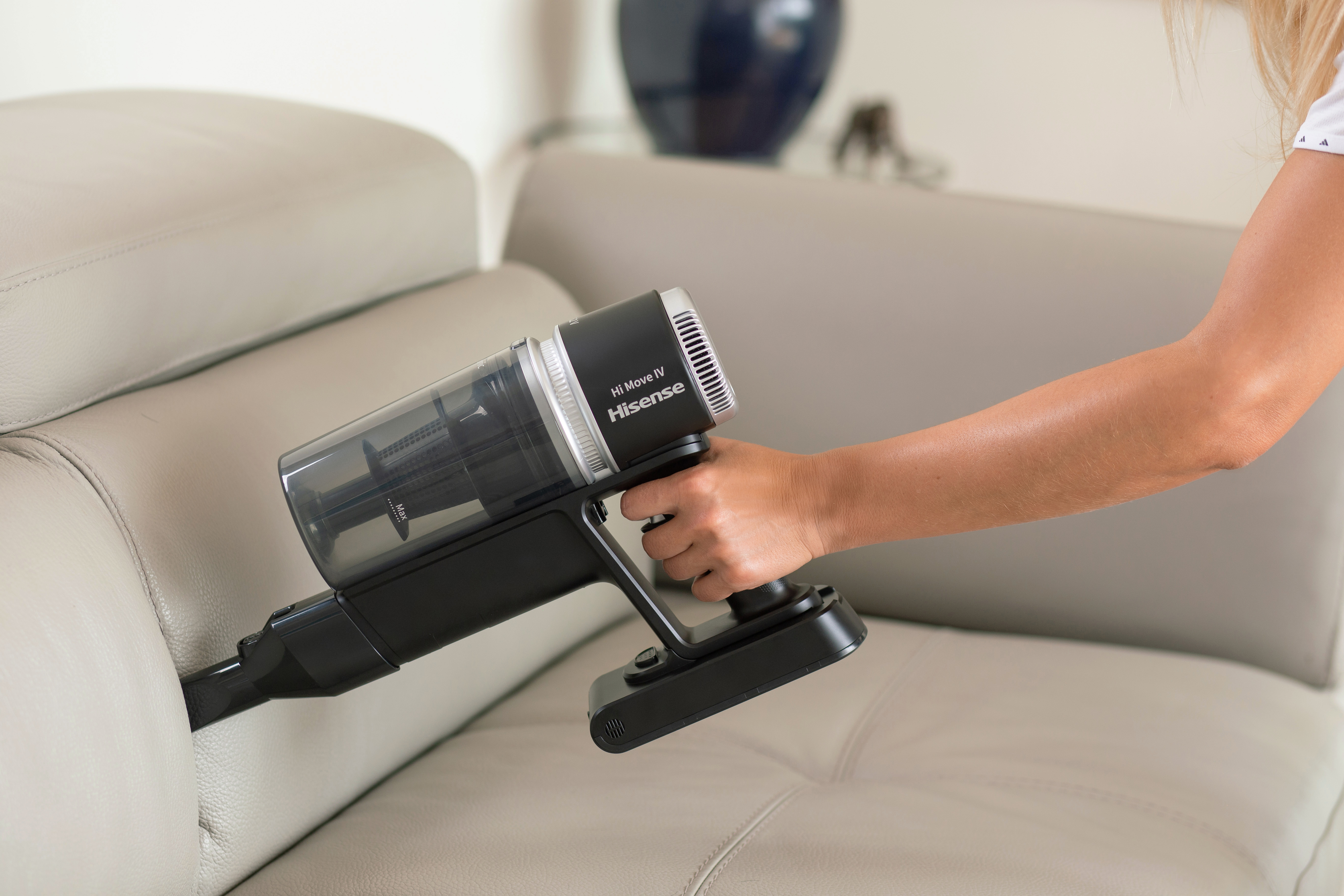 Hisense HVC6264BKUK Cordless Vacuum Cleaner - 45 Minutes Run Time - Black thumbnail image