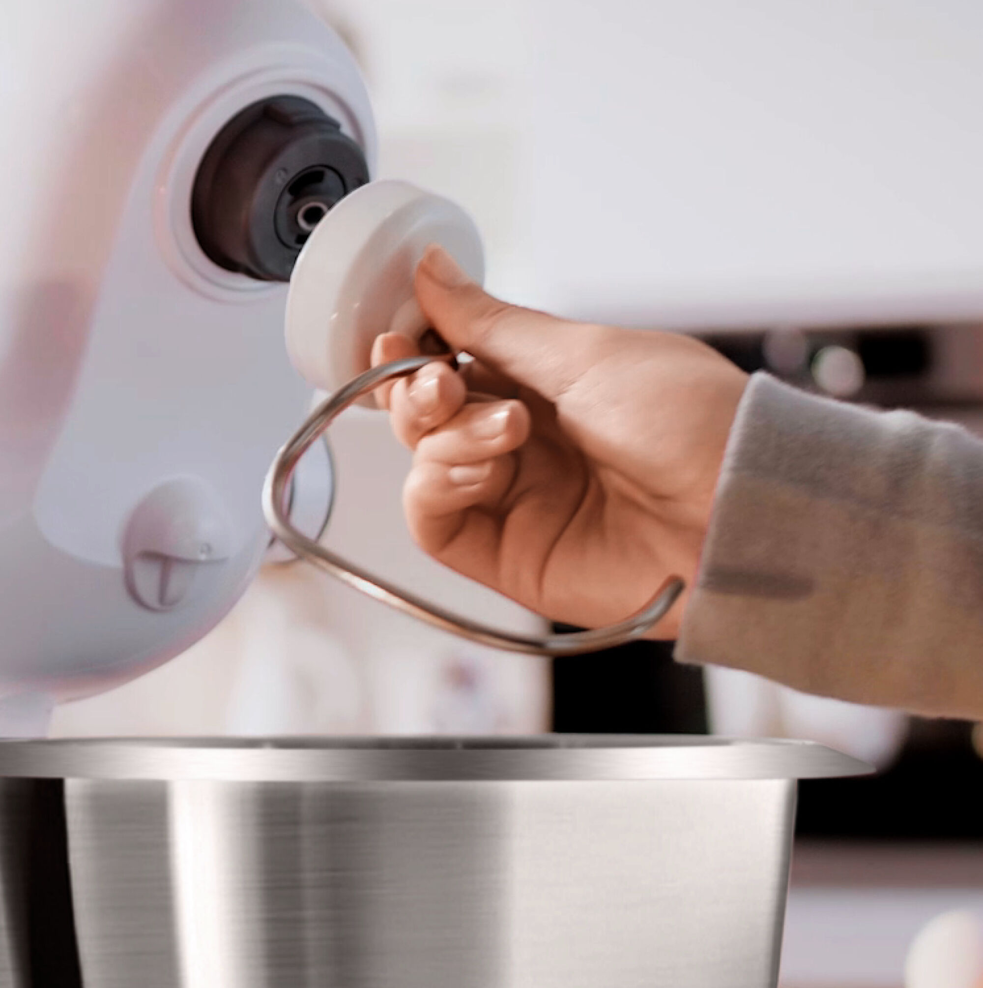 Bosch MUMS2EW00G Serie 2 3.8 litre 700W Stand Mixer - White thumbnail image
