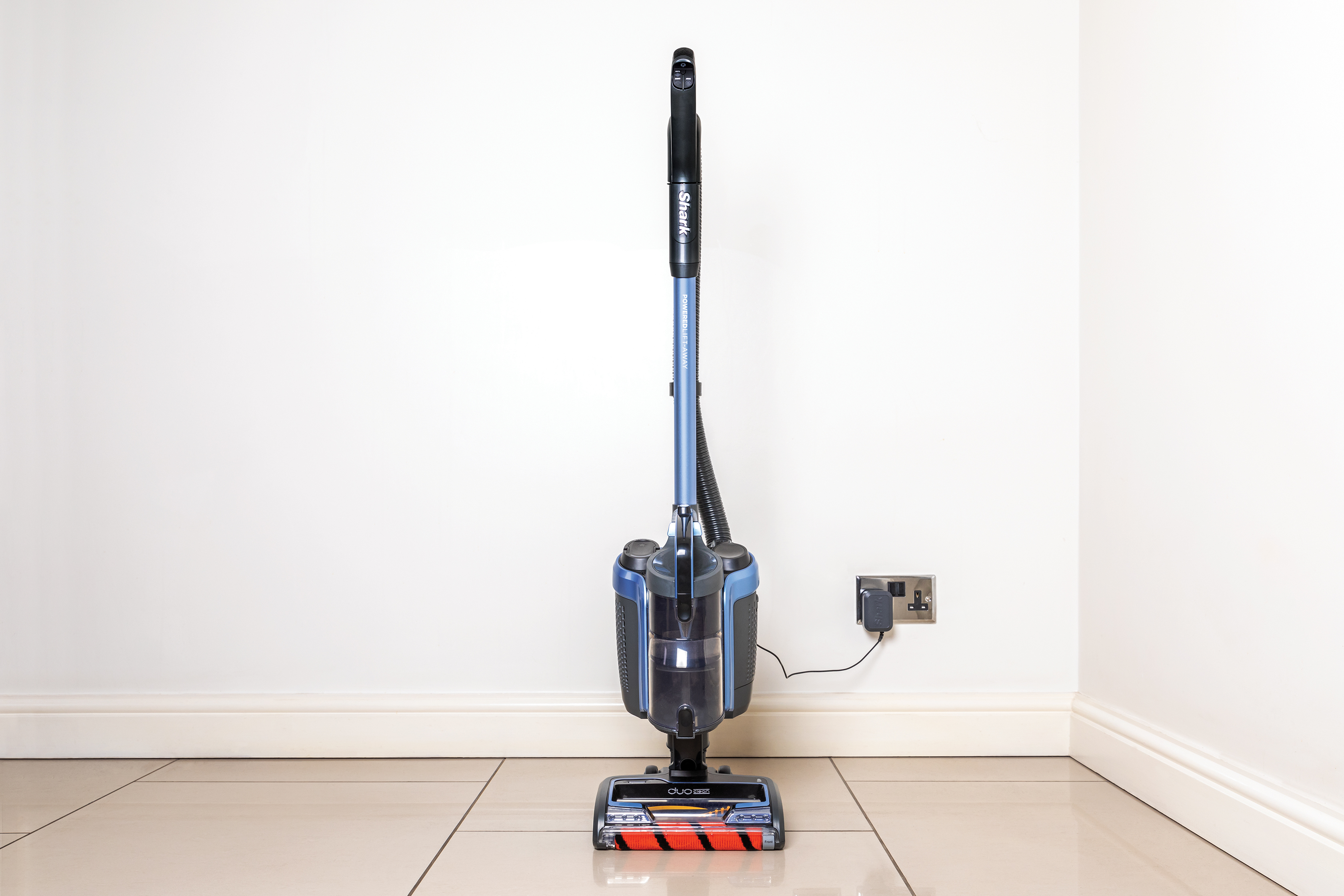 Shark ICZ160UK Cordless Upright Vacuum Cleaner - 50 Minute Run Time thumbnail image