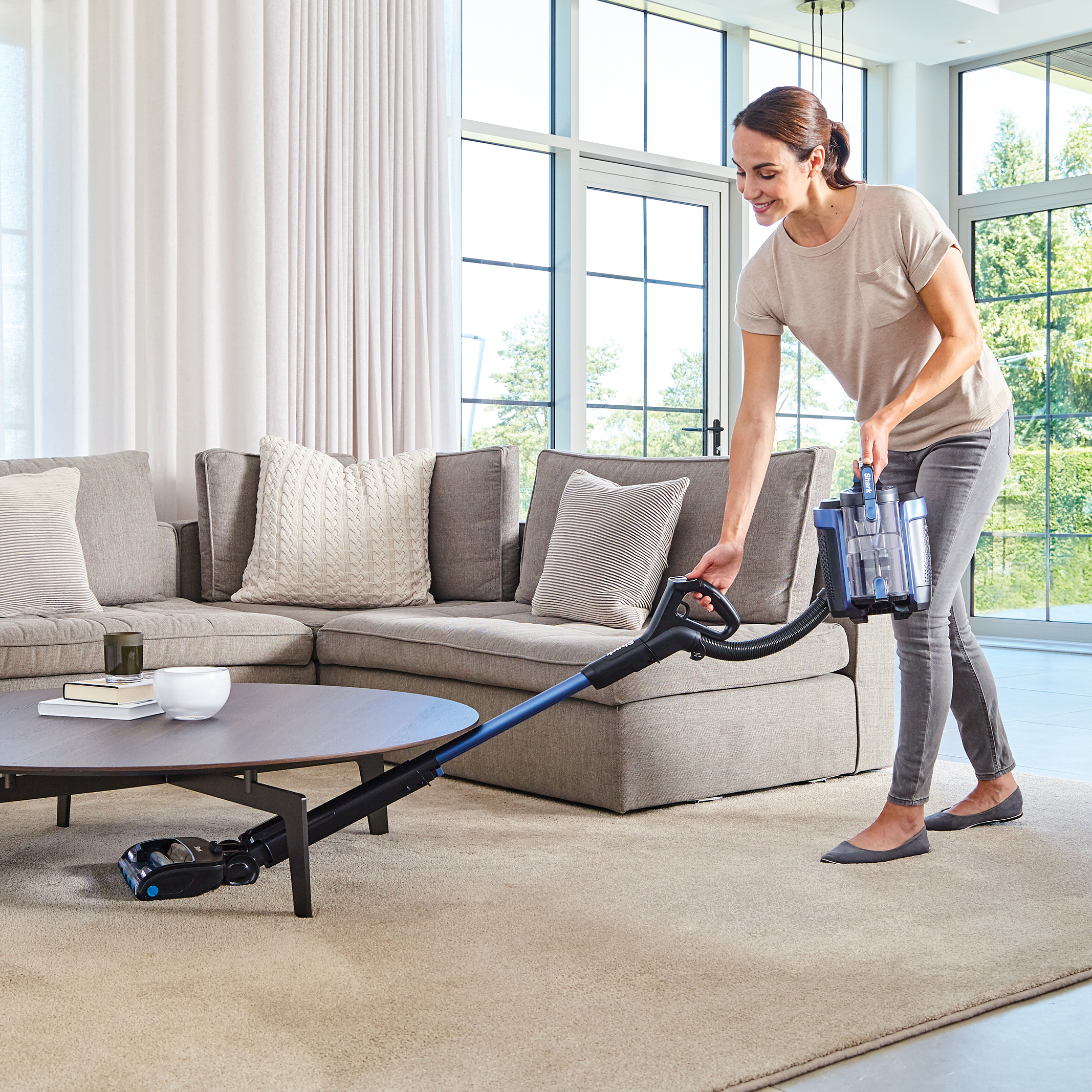 Shark ICZ300UKT Anti Hair Wrap Cordless Upright Vacuum Cleaner with PowerFins Powered Lift-Away & TruePet - 60 Minute Run Time thumbnail image