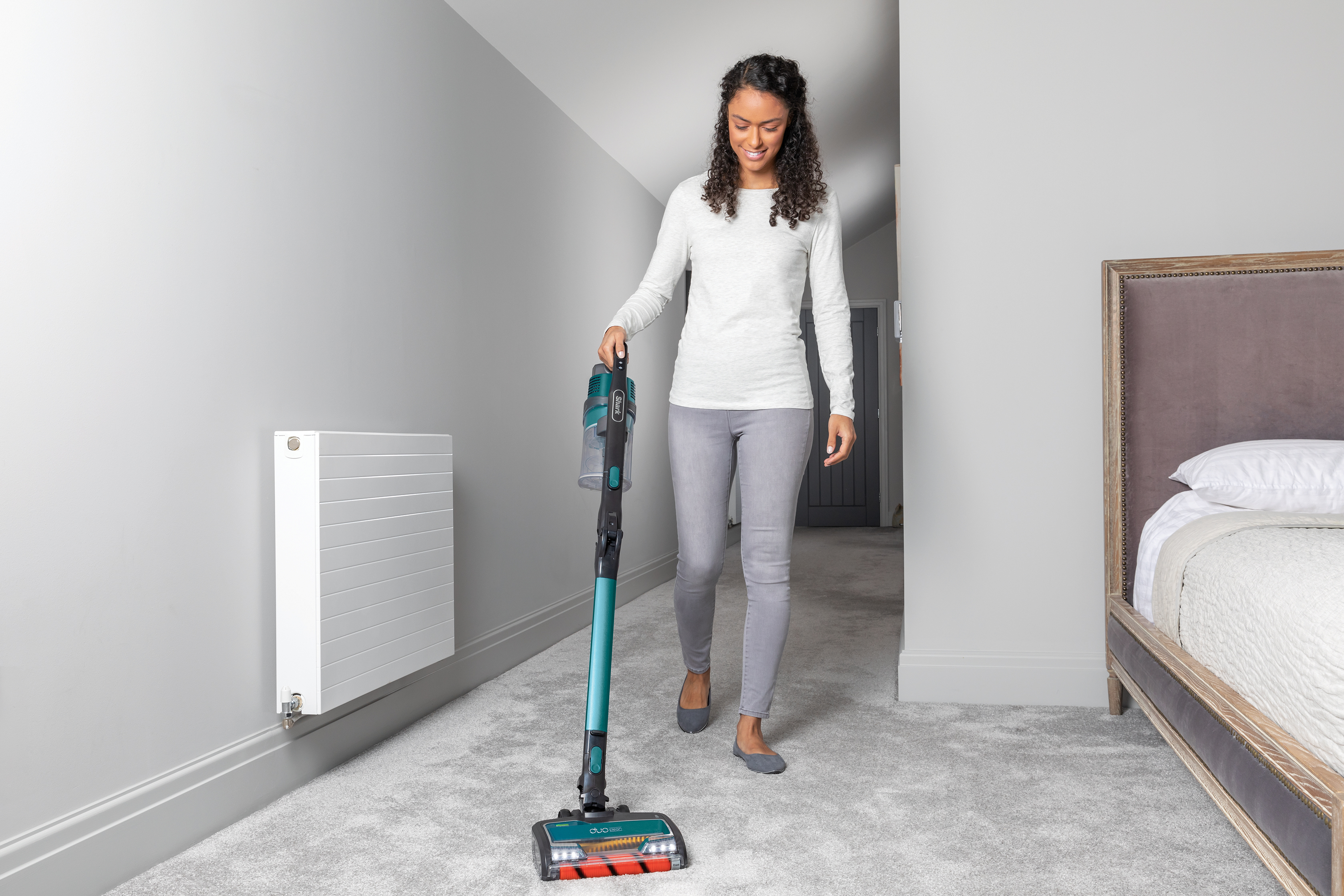 Shark IZ201UKT Anti Hair Wrap Cordless Pet Vacuum Cleaner - 40 Minute Run Time thumbnail image