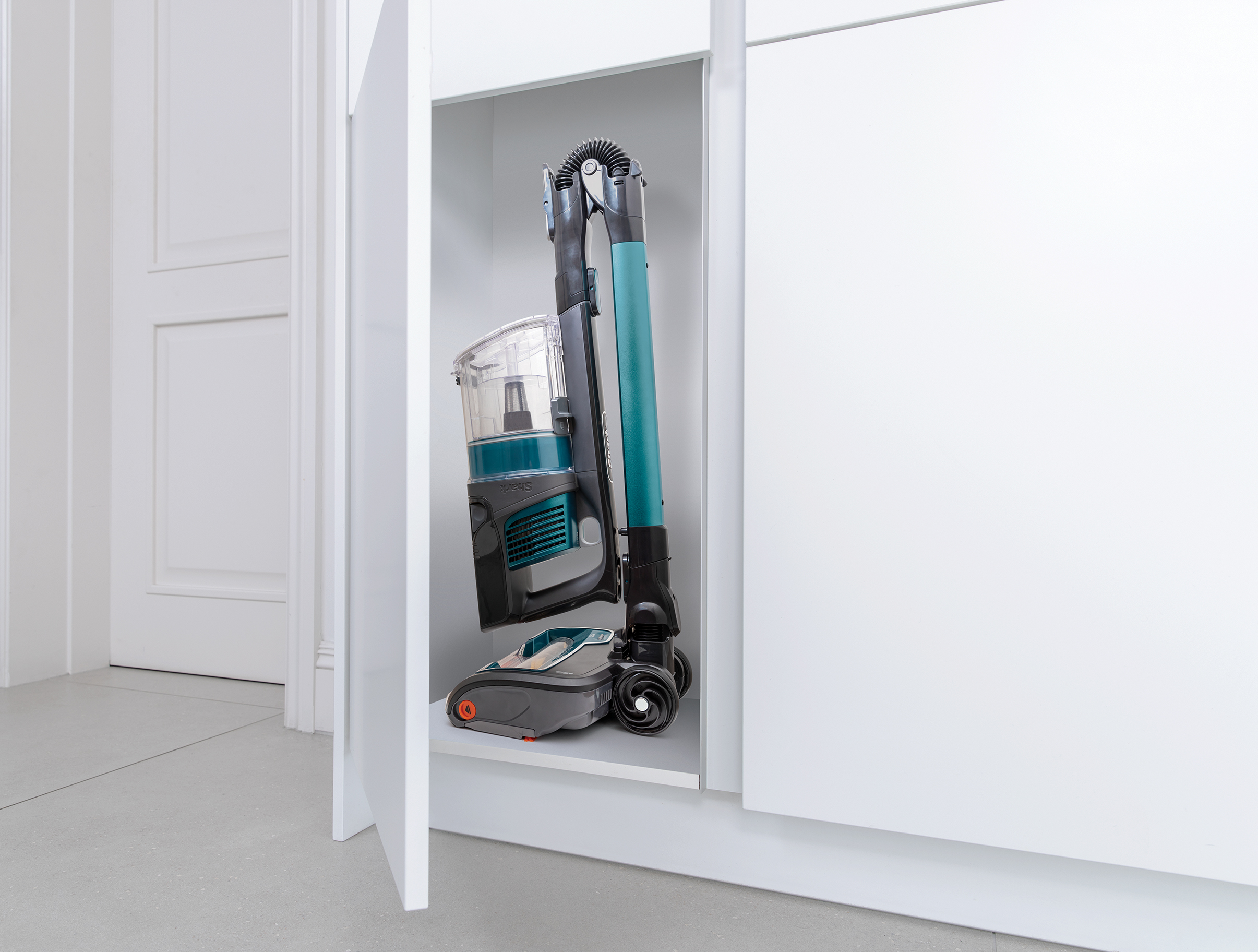Shark IZ201UKT Anti Hair Wrap Cordless Pet Vacuum Cleaner - 40 Minute Run Time thumbnail image