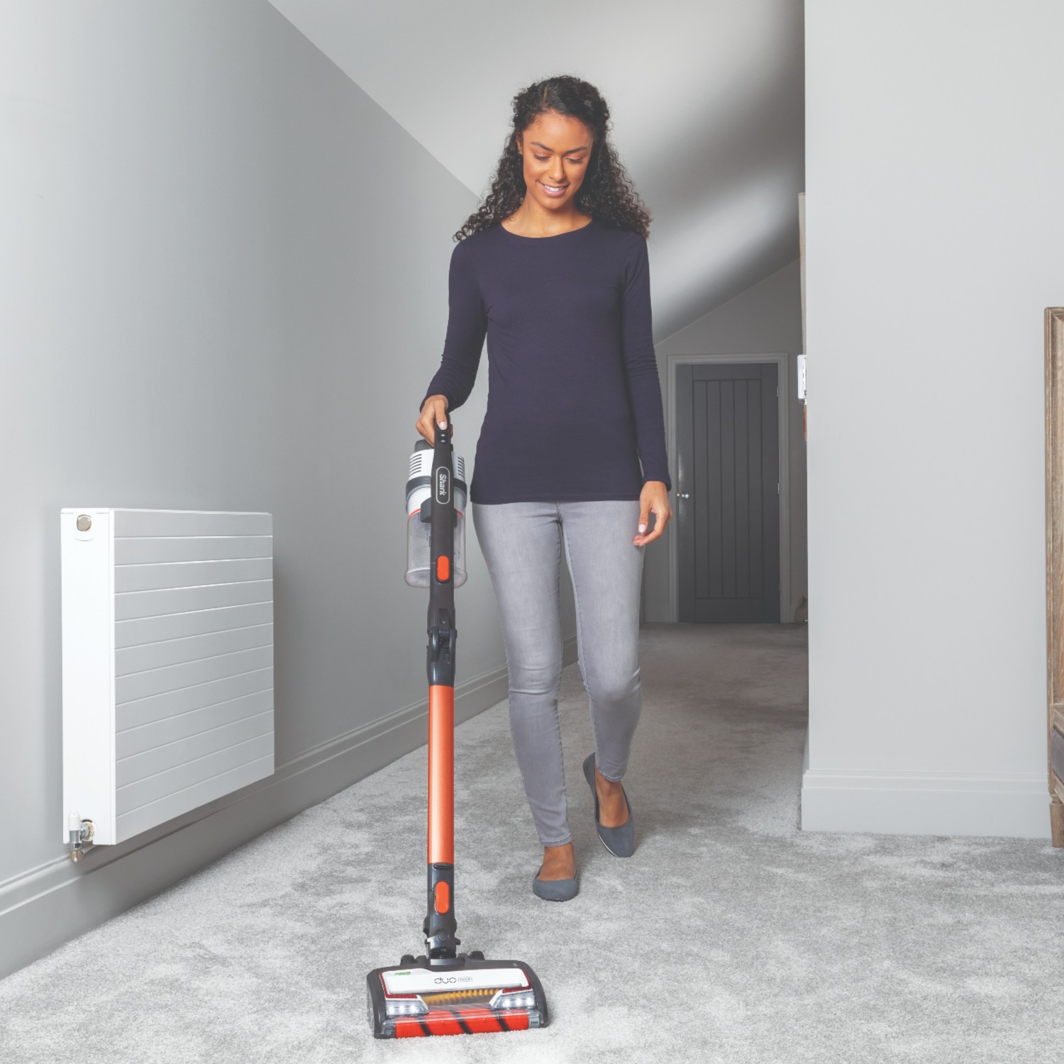 Shark IZ201UK Anti Hair Wrap Cordless Vacuum Cleaner - 40 Minute Run Time thumbnail image