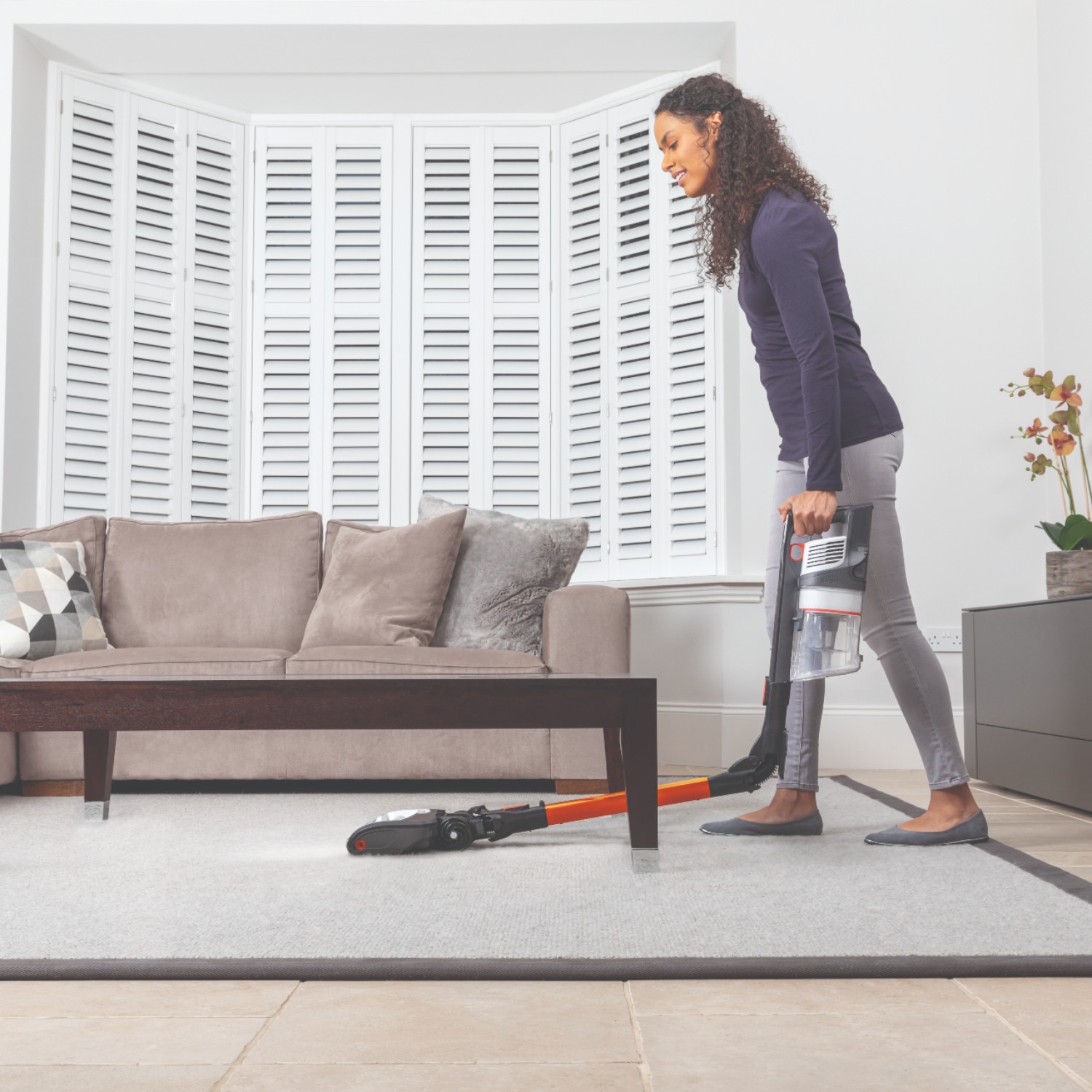 Shark IZ201UK Anti Hair Wrap Cordless Vacuum Cleaner - 40 Minute Run Time thumbnail image