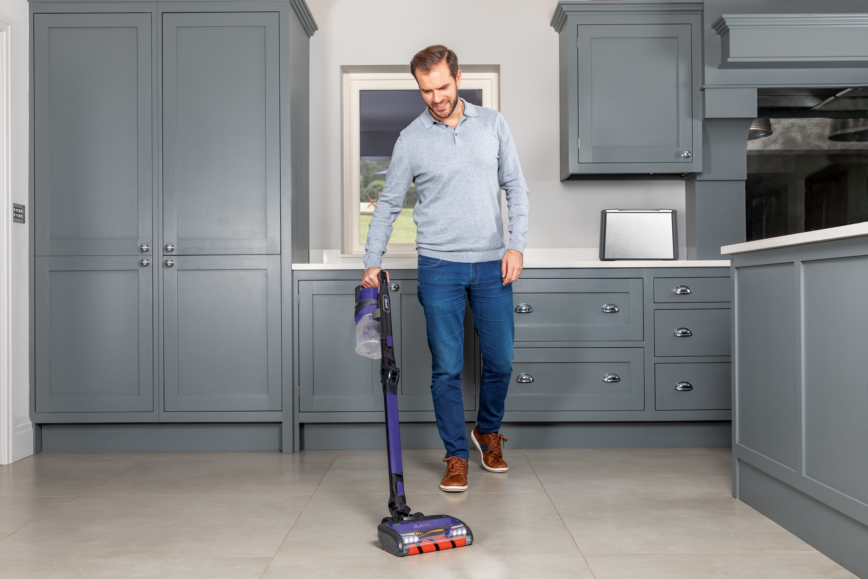 Shark IZ251UK Cordless Stick Vacuum Cleaner - 80 Minute Run Time thumbnail image