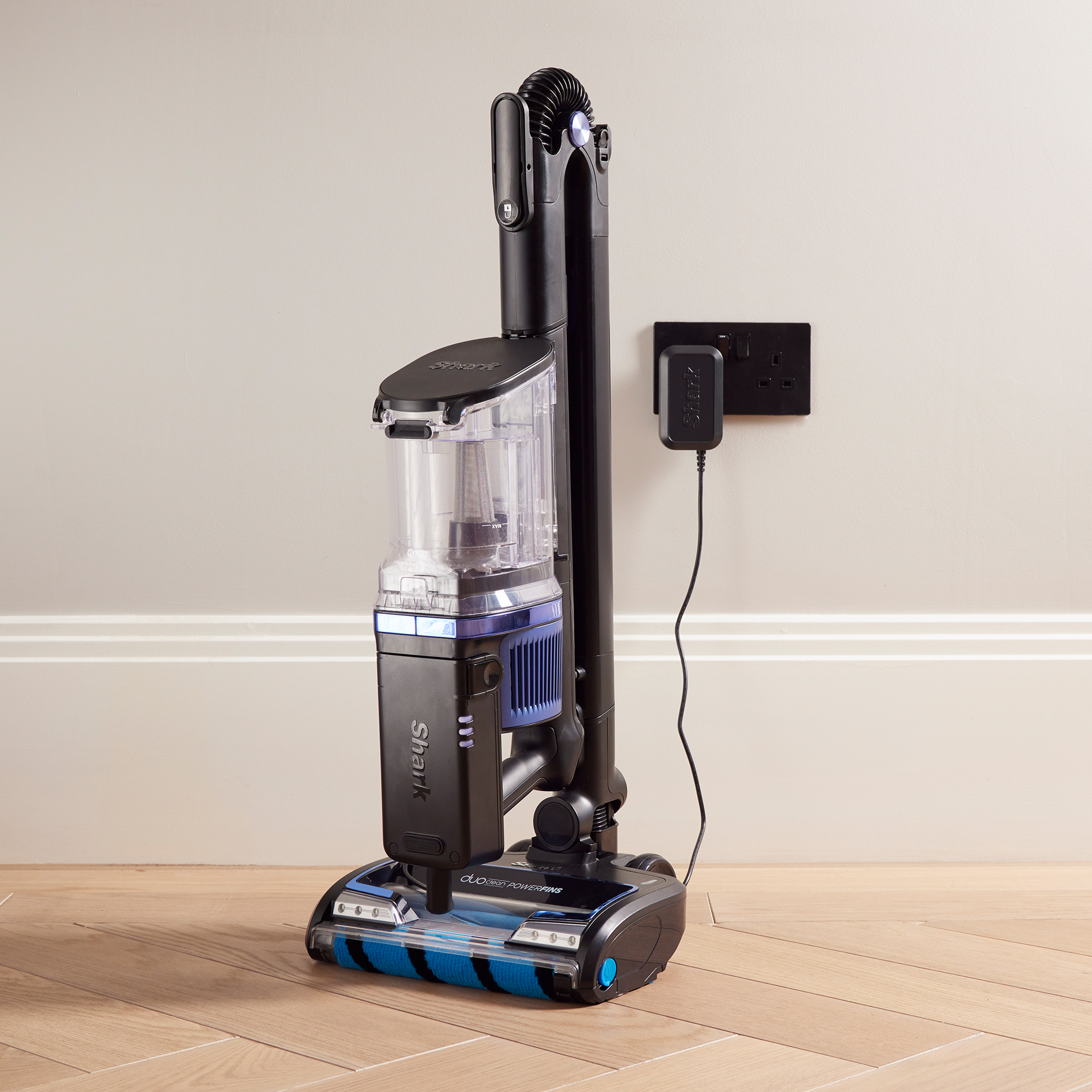 Shark IZ320UKT Anti Hair Wrap Cordless Stick Vacuum Cleaner with PowerFins Flexology & TruePet 120 Minute Run Time - Sapphire thumbnail image