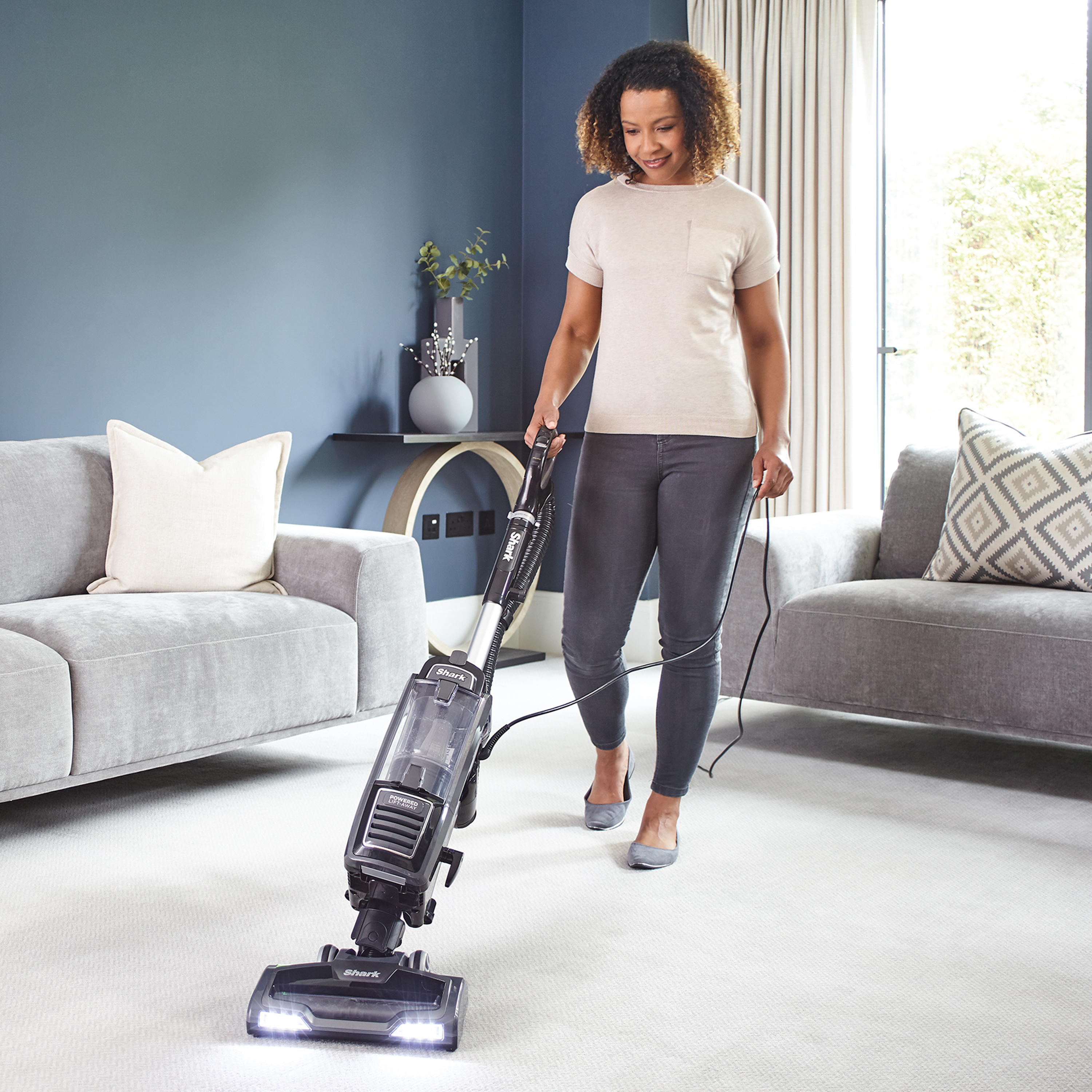 Shark NV620UKT Powered Lift-Away Upright Vacuum Cleaner with TruePet - Silver thumbnail image