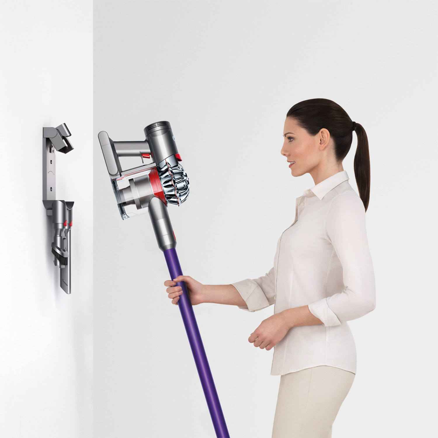 Dyson V7ANIMAL Cordless Vacuum Cleaner - 30 Minute Run Time thumbnail image