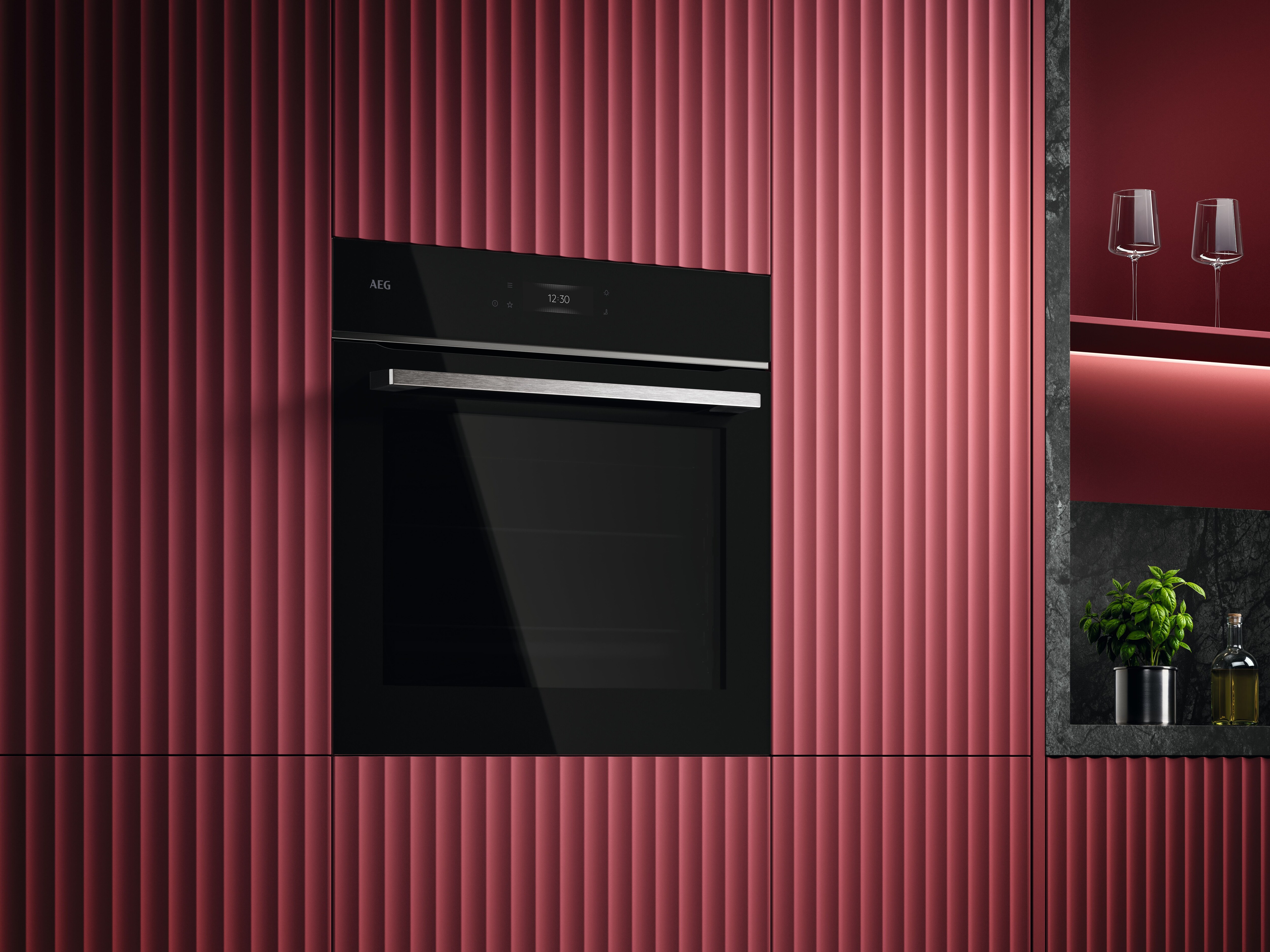 AEG GX7PB63FSB 59.6cm Built In Electric Single Oven with PizzaExpert - Gloss Black with Steel Trim thumbnail image