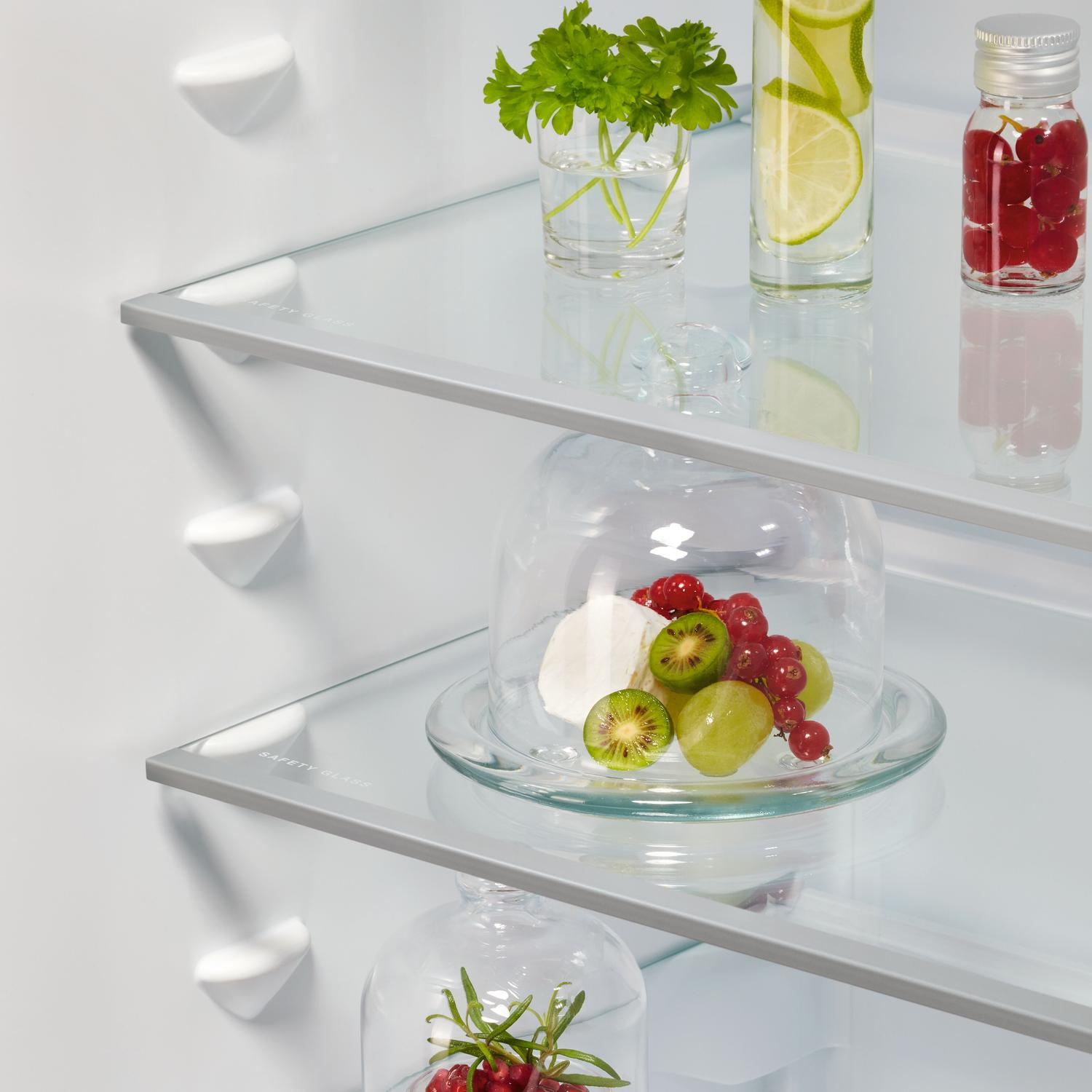 AEG Exclusiv Line NSC7T185ES 54.6cm 50/50 Built In Frost Free Fridge Freezer thumbnail image