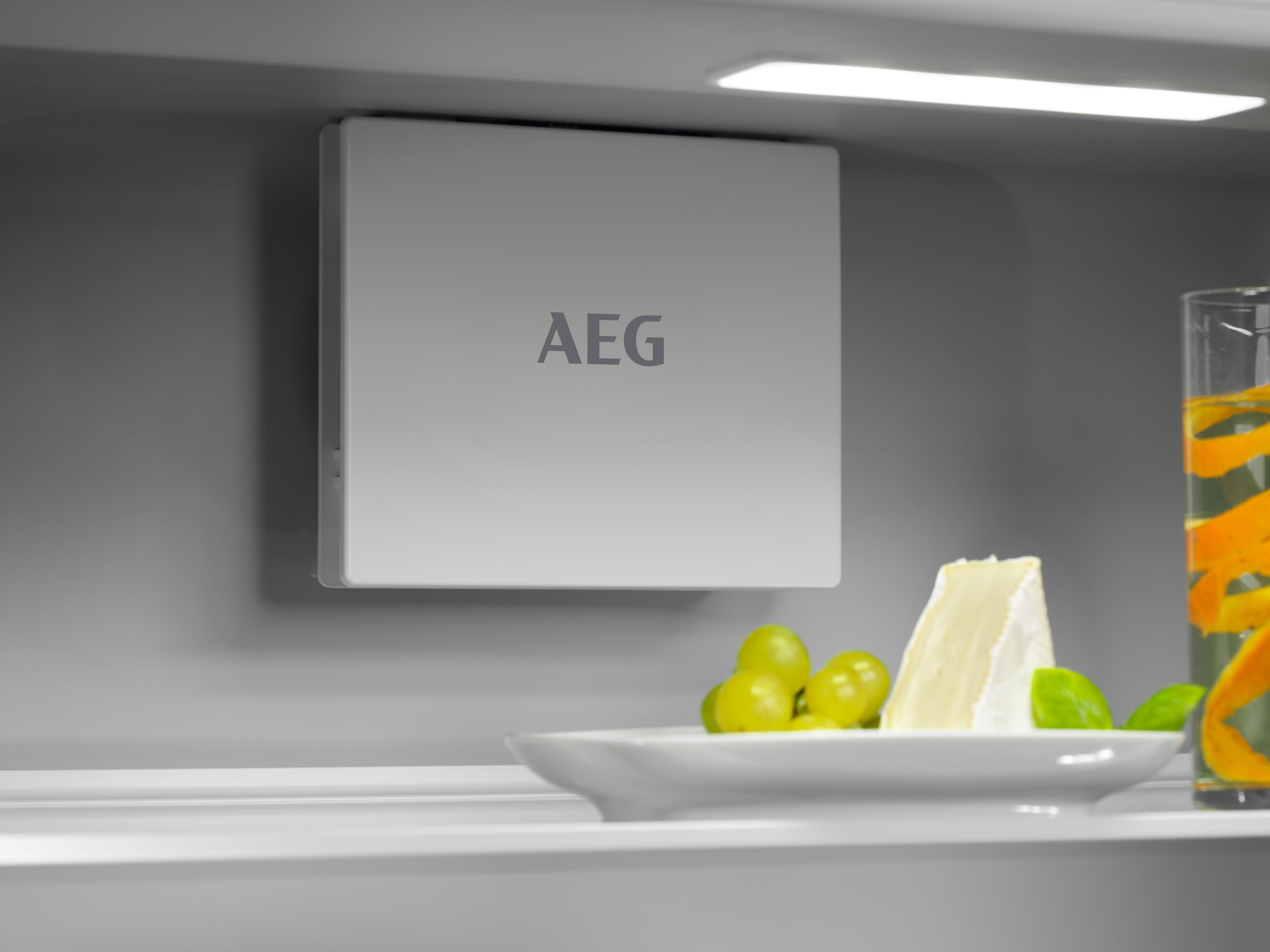 AEG NSK6D181EC Fully Integrated Larder Fridge - Fixed Hinge thumbnail image