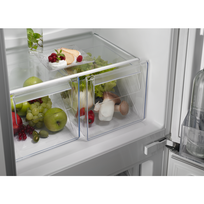 AEG OSC6N181ES 54.6cm 70/30 Integrated Fridge Freezer thumbnail image