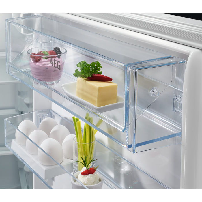 AEG OSC6N181ES 54.6cm 70/30 Integrated Fridge Freezer thumbnail image