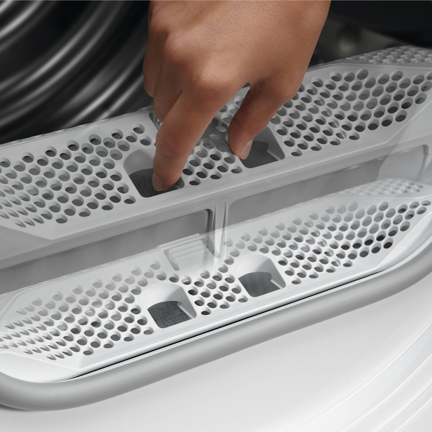 AEG TR718L2B 8kg Heat Pump Tumble Dryer - White thumbnail image