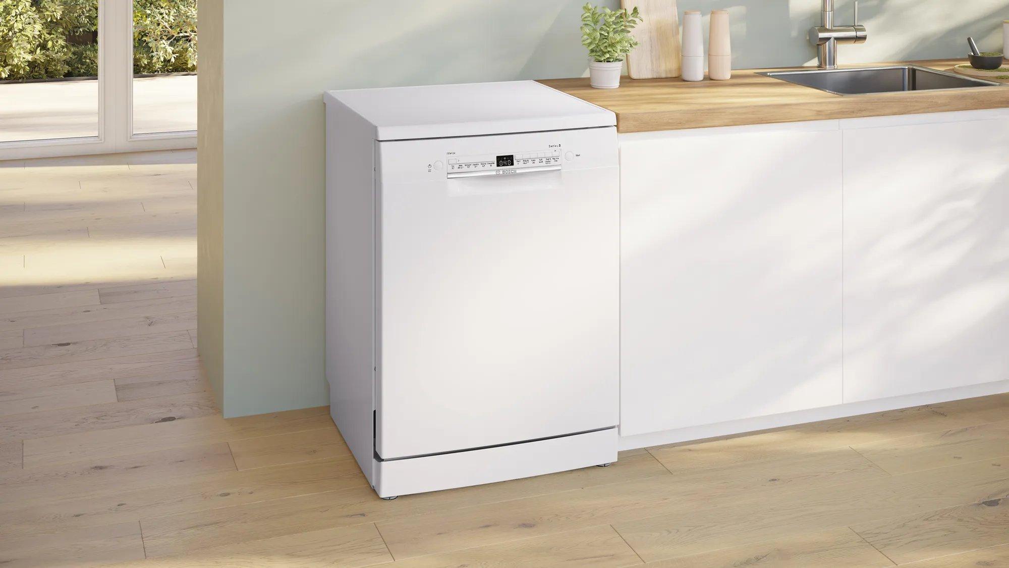 Bosch SMS2HVW67G Full Size Freestanding Dishwasher - White  thumbnail image