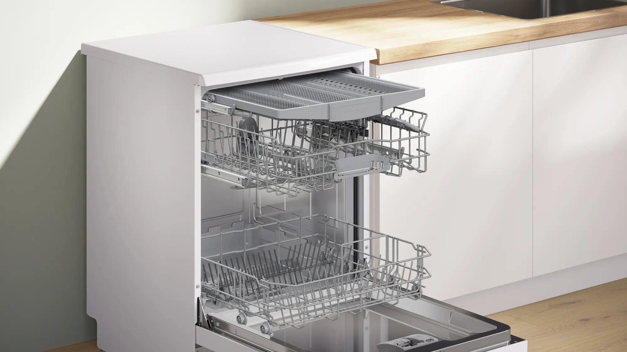 Bosch SMS2HVW67G Full Size Freestanding Dishwasher - White  thumbnail image