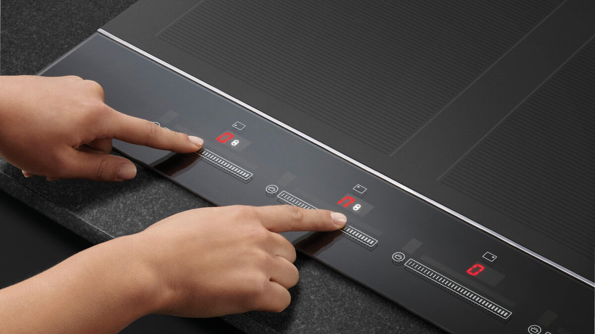 Fisher & Paykel CI302DTB4 30cm Induction Hob - Black Glass thumbnail image