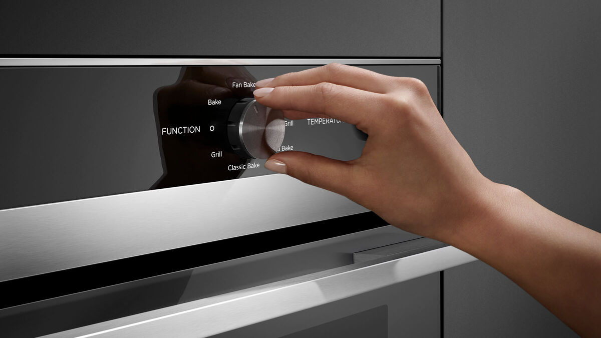 Fisher & Paykel OB60SC7CEX3 Built In Electric Single Oven - Black / Stainless Steel thumbnail image