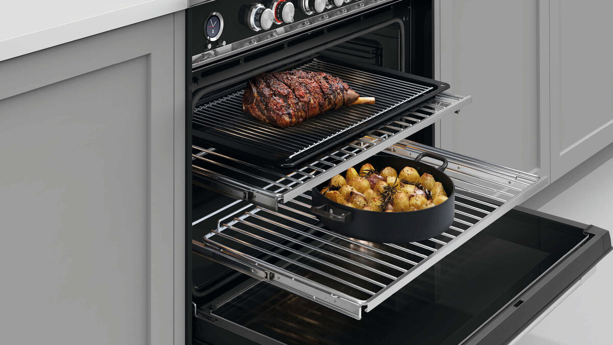 Fisher & Paykel OR90SCI6B1 90cm 5 Zone Induction Pyrolytic Cooker - Black thumbnail image