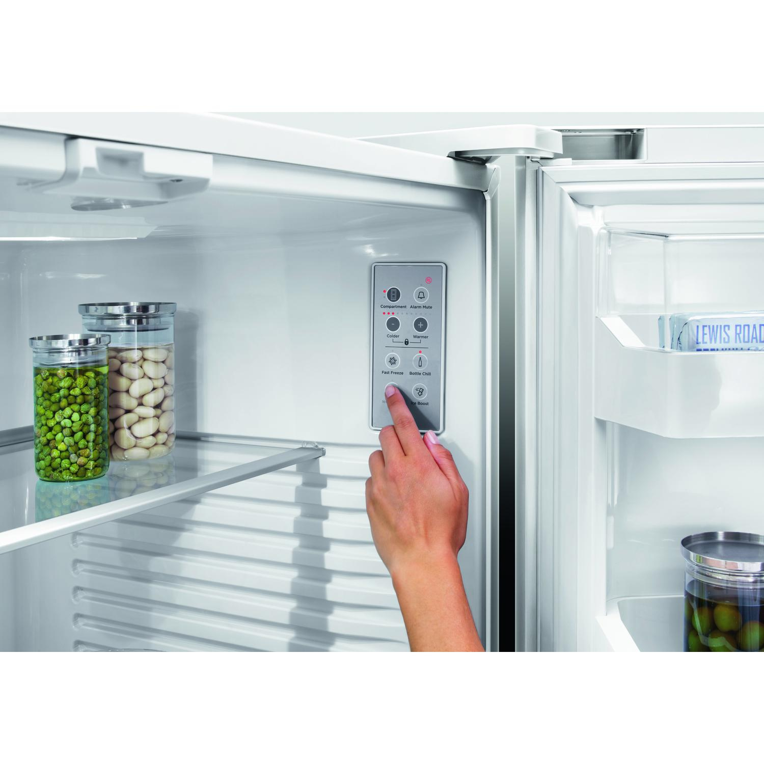Fisher & Paykel RF610ADX6 90cm Frost Free American Fridge Freezer - Stainless Steel thumbnail image