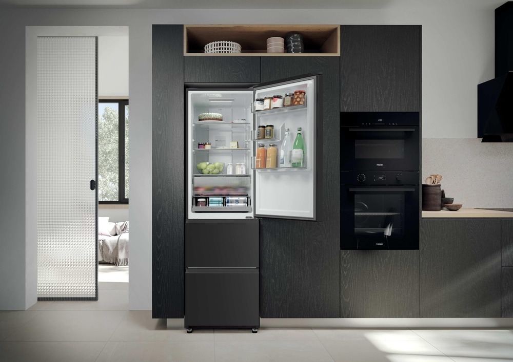 Haier HTR3518ENMTK 60/40 Fridge Freezer - Black thumbnail image