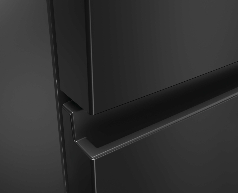 Haier HTR3518ENMTK 60/40 Fridge Freezer - Black thumbnail image