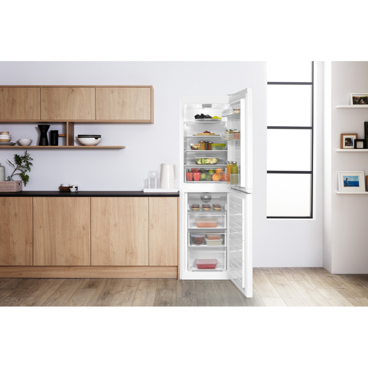 Hotpoint Frost Free Fridge Freezer - White - A+ Energy Rated thumbnail image